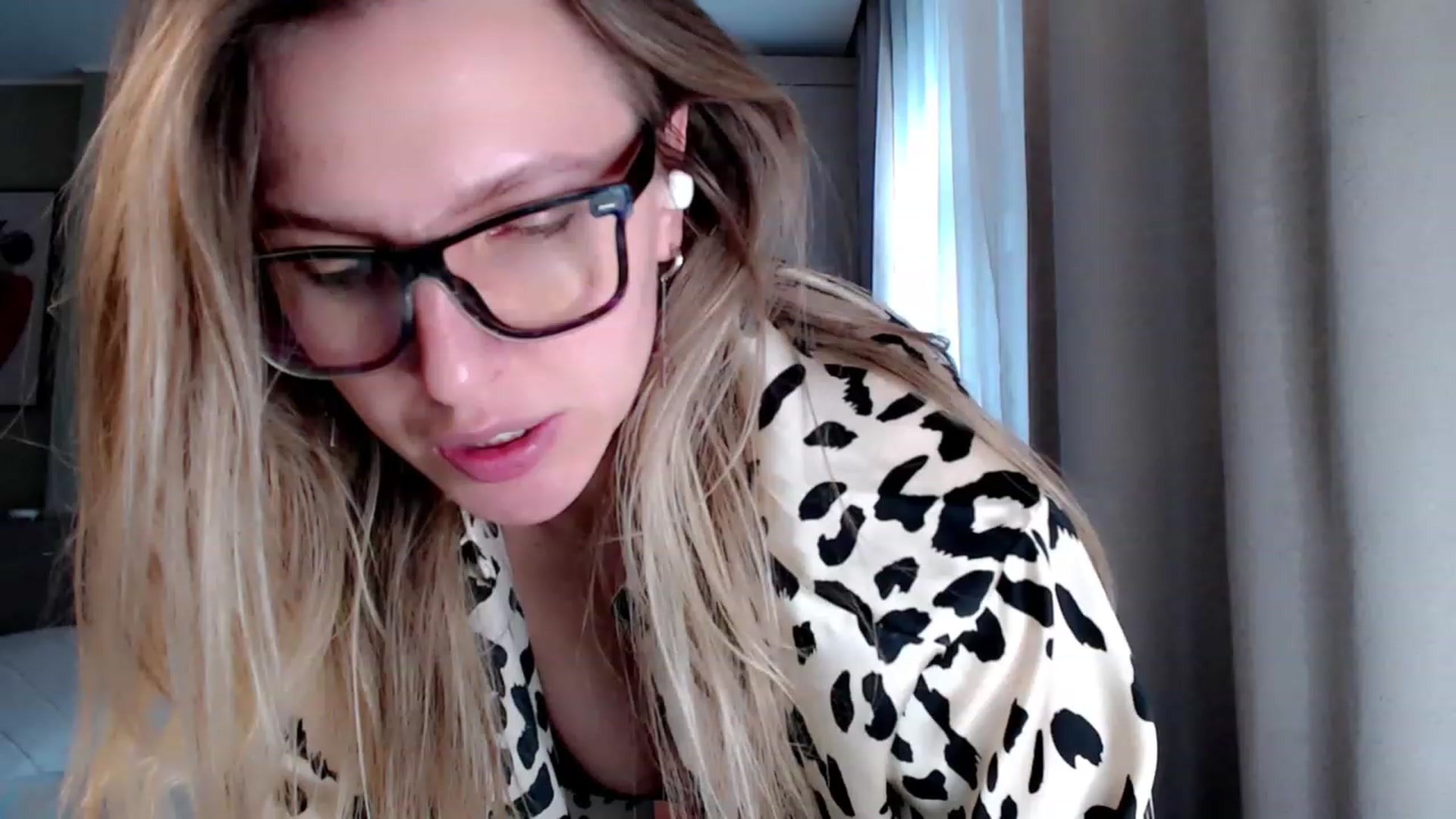 Gallery image thumbnail from VivicaCoke's myfreecams stream on, 03/26/2023, 12:08 image 19 of 20