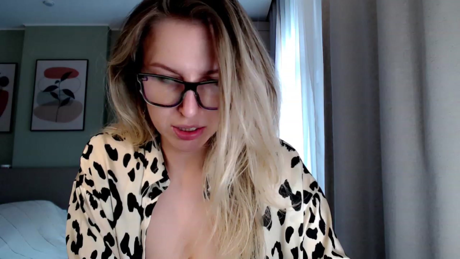 Gallery image thumbnail from VivicaCoke's myfreecams stream on, 03/26/2023, 12:08 image 5 of 20