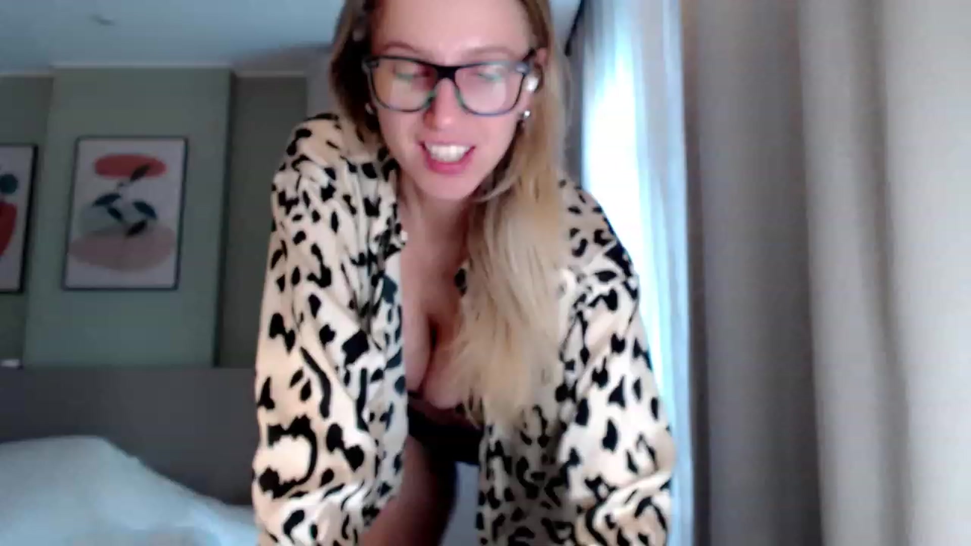 Gallery image thumbnail from VivicaCoke's myfreecams stream on, 03/26/2023, 12:08 image 9 of 20