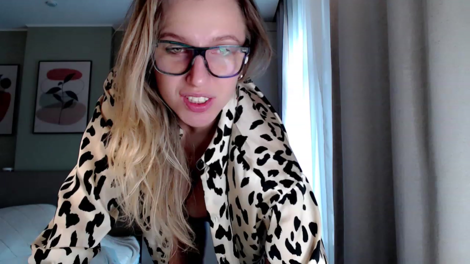 Gallery image thumbnail from VivicaCoke's myfreecams stream on, 03/26/2023, 12:08 image 15 of 20
