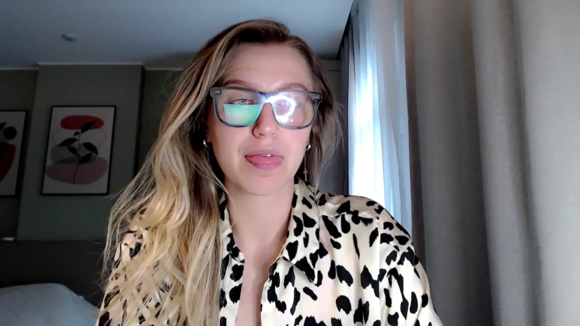 Gallery image thumbnail from VivicaCoke's myfreecams stream on, 03/26/2023, 12:25 image 3 of 20