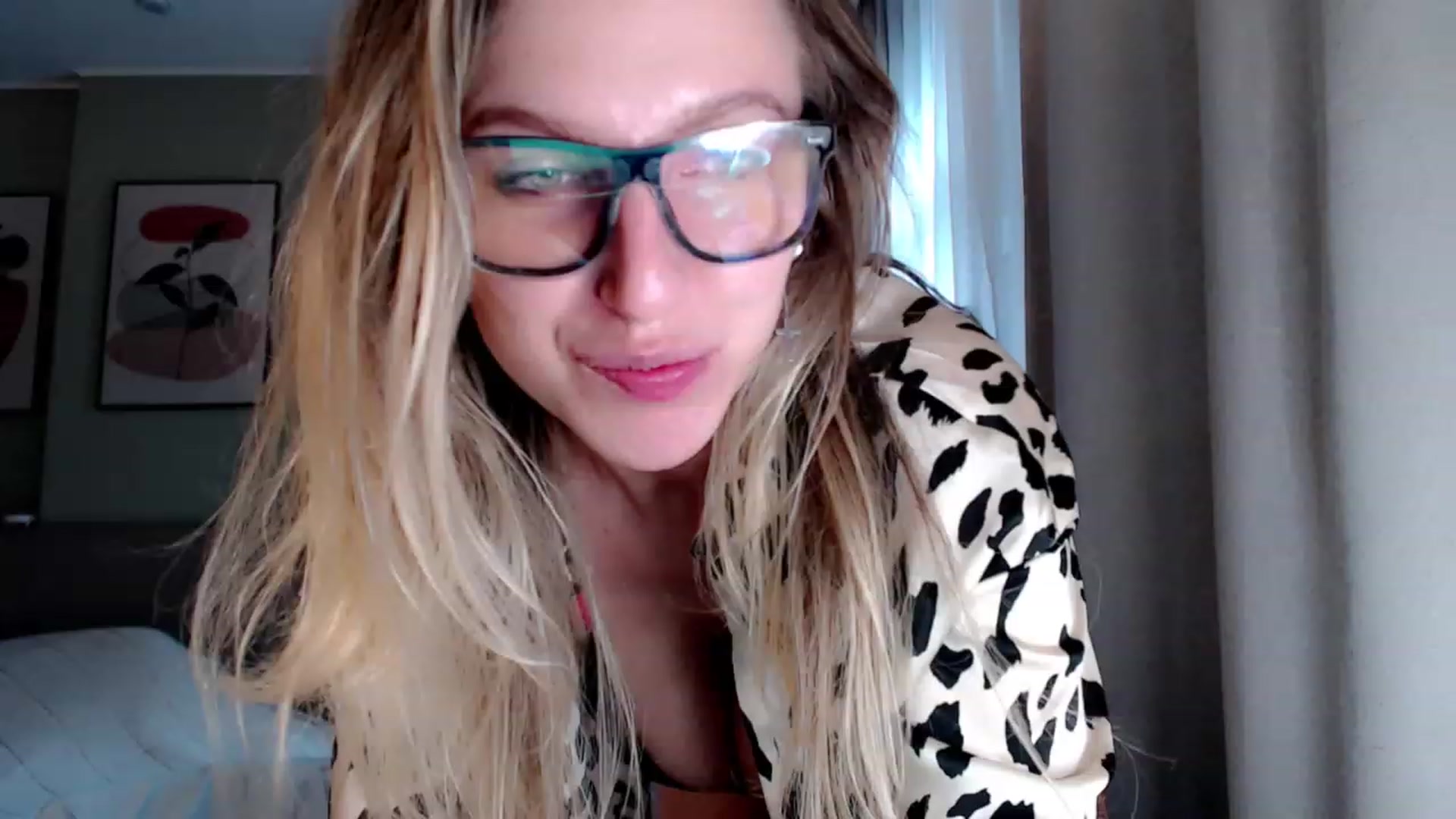 Gallery image thumbnail from VivicaCoke's myfreecams stream on, 03/26/2023, 12:25 image 17 of 20