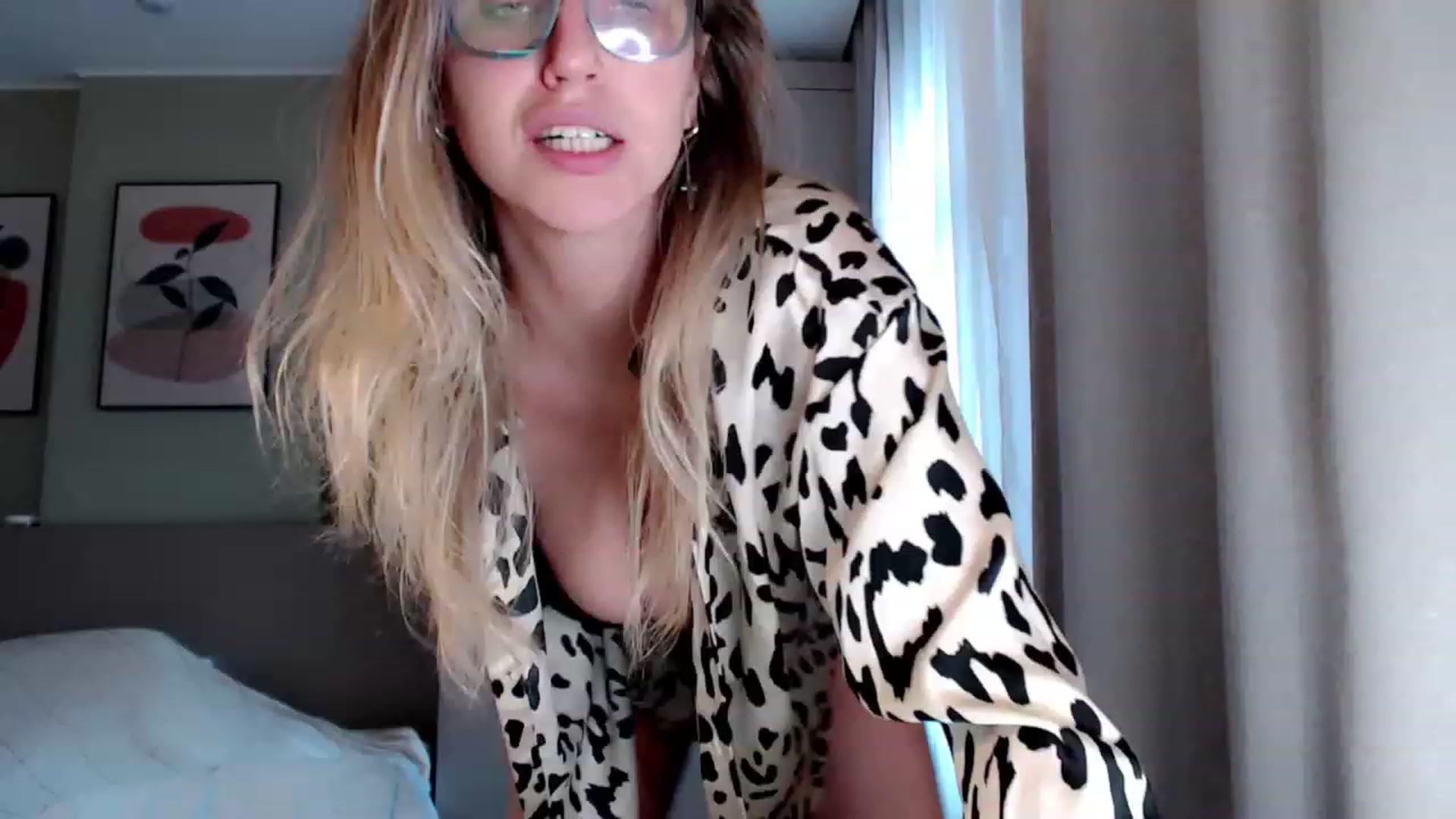 Gallery image thumbnail from VivicaCoke's myfreecams stream on, 03/26/2023, 12:25 image 19 of 20