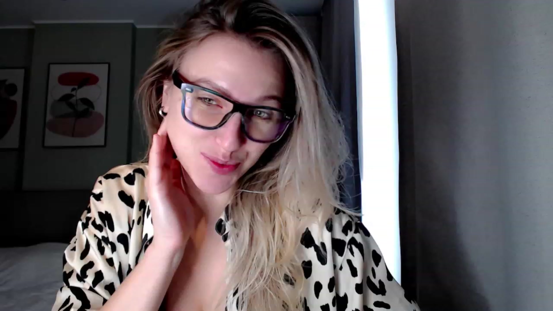 Gallery image thumbnail from VivicaCoke's myfreecams stream on, 04/01/2023, 10:53 image 2 of 20