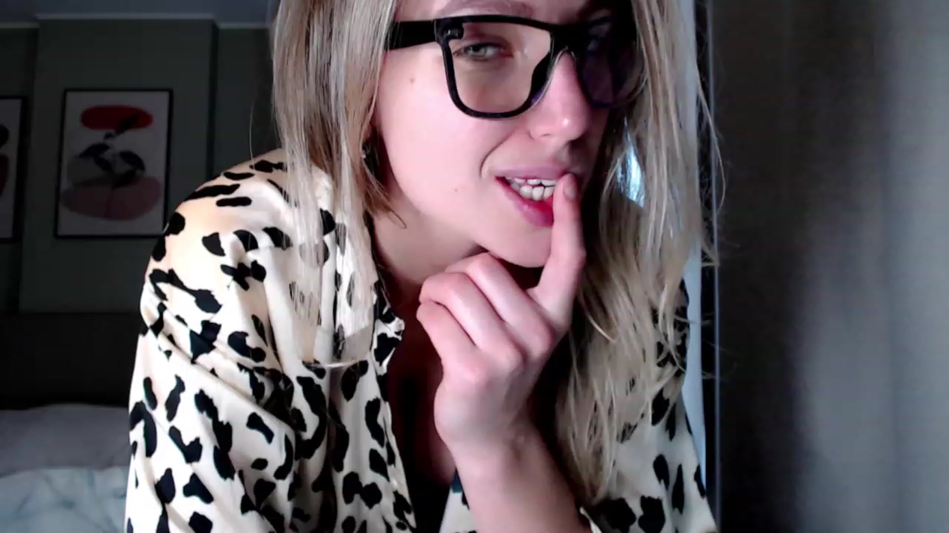 Gallery image thumbnail from VivicaCoke's myfreecams stream on, 04/01/2023, 12:17 image 1 of 20