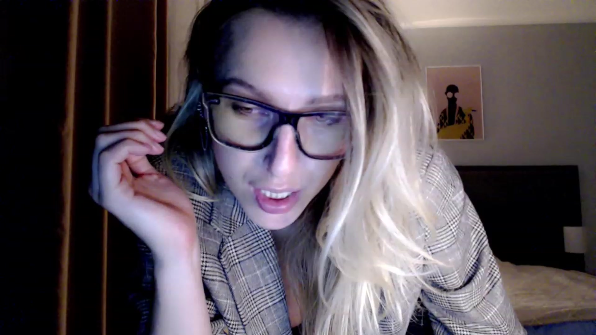 Gallery image thumbnail from VivicaCoke's myfreecams stream on, 04/03/2023, 19:43 image 18 of 20