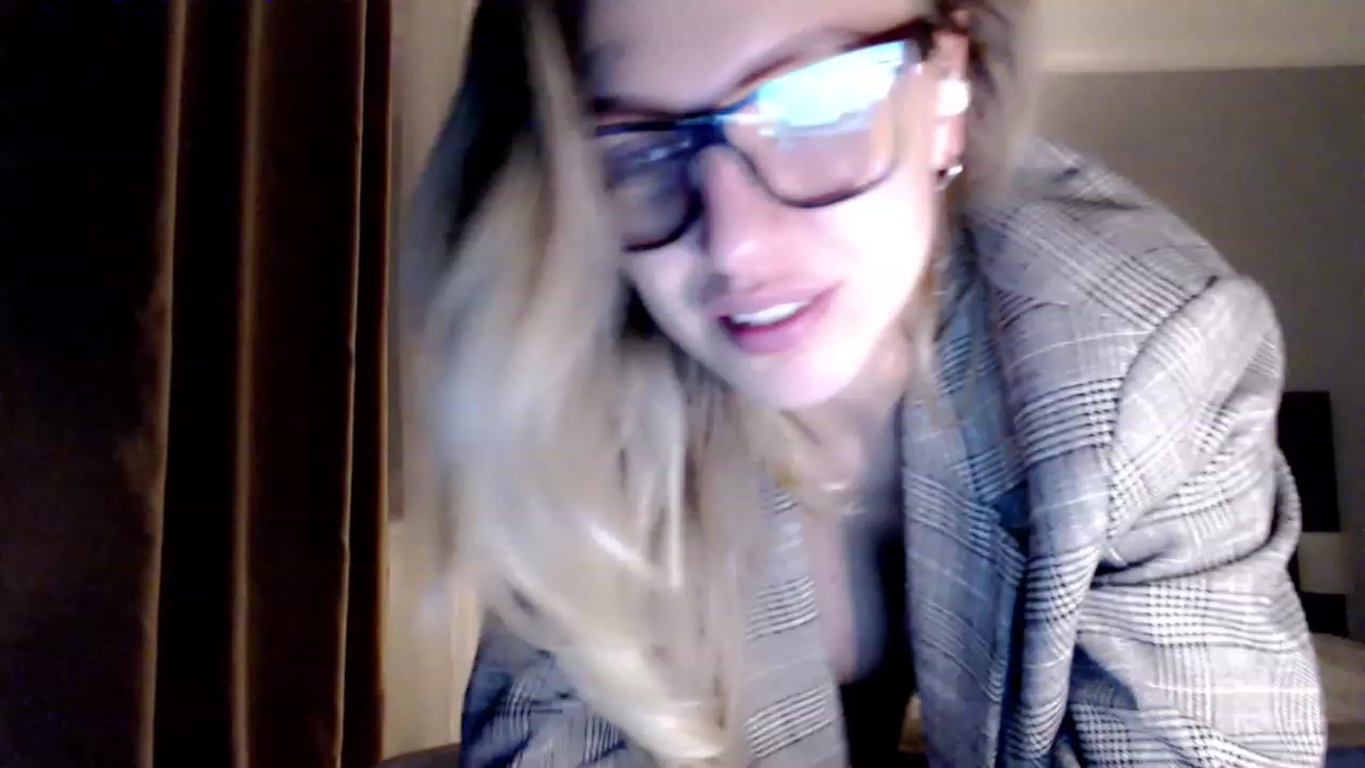 Gallery image thumbnail from VivicaCoke's myfreecams stream on, 04/03/2023, 19:43 image 6 of 20