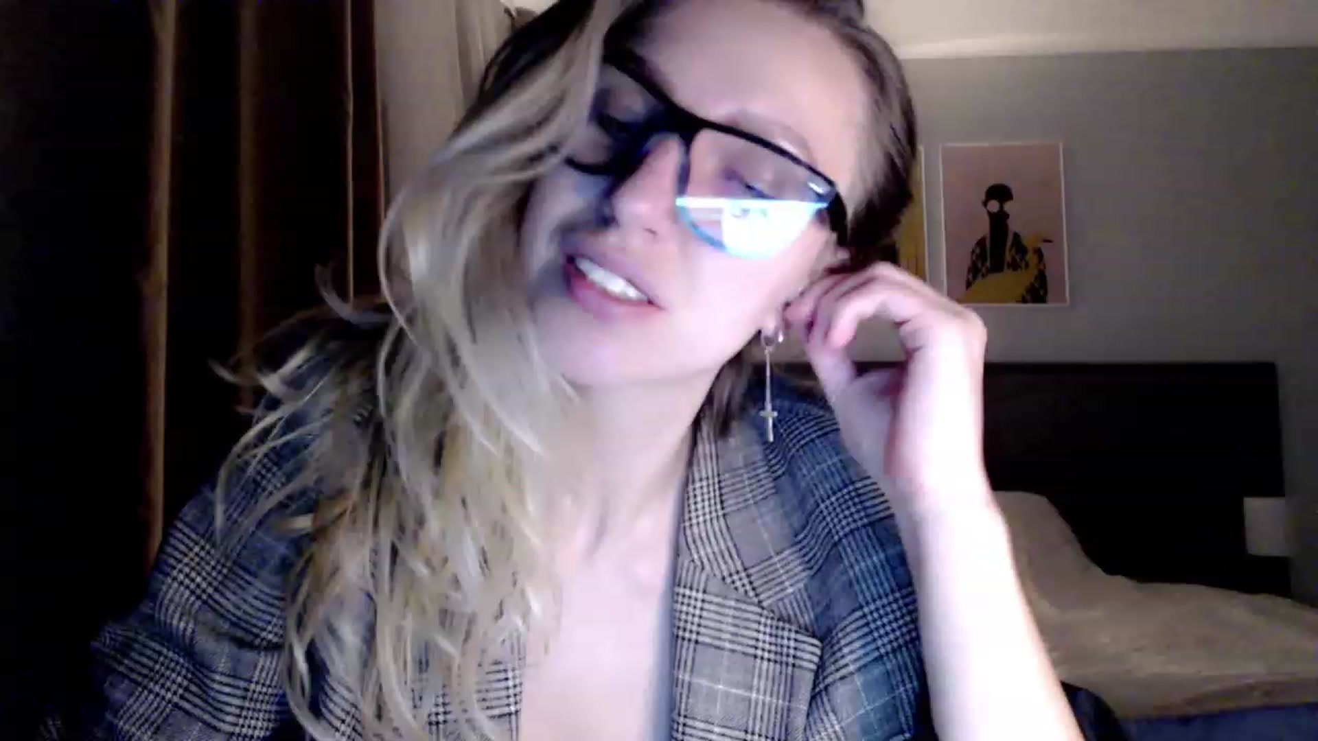 Gallery image thumbnail from VivicaCoke's myfreecams stream on, 04/03/2023, 19:43 image 10 of 20