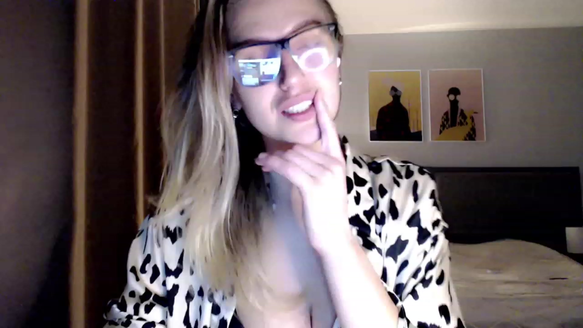 Gallery image thumbnail from VivicaCoke's myfreecams stream on, 04/07/2023, 20:10 image 7 of 20