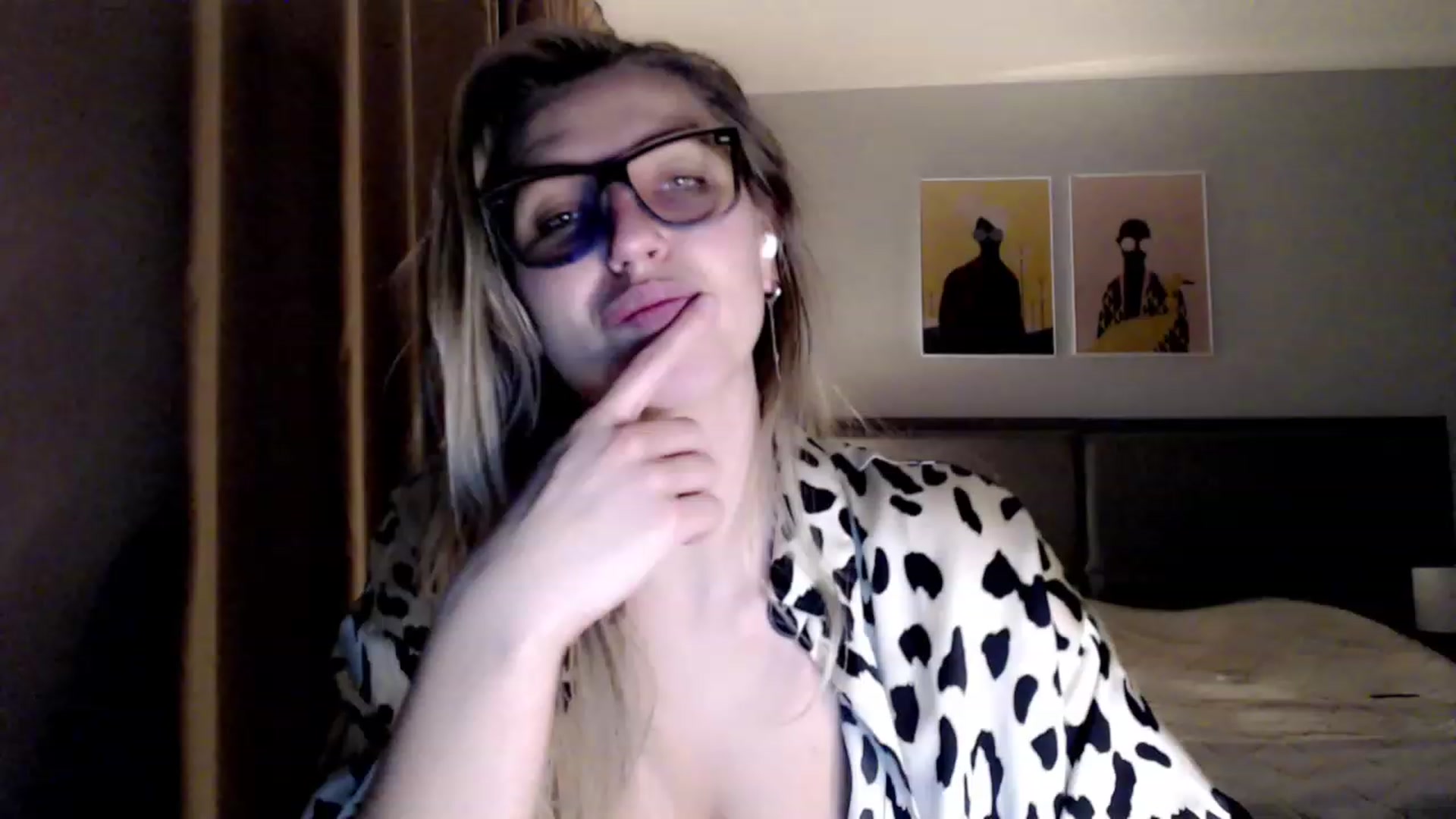 Gallery image thumbnail from VivicaCoke's myfreecams stream on, 04/07/2023, 20:10 image 9 of 20