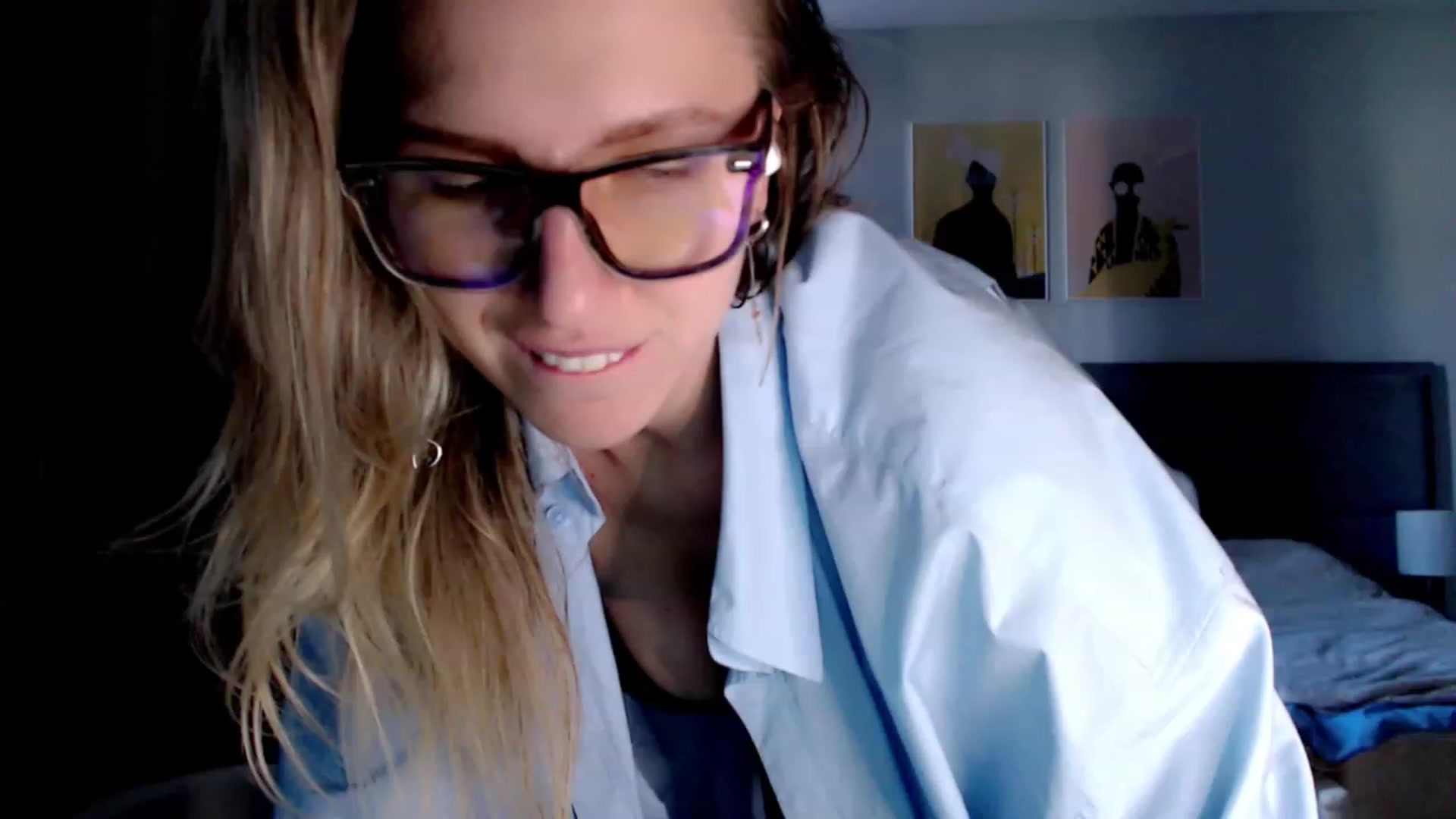 Gallery image thumbnail from VivicaCoke's myfreecams stream on, 04/08/2023, 09:36 image 13 of 20