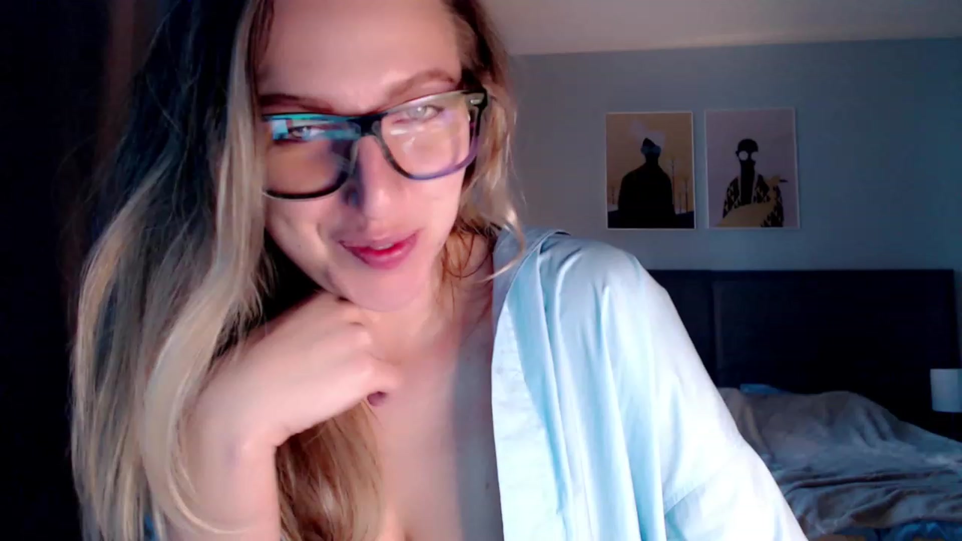 Gallery image thumbnail from VivicaCoke's myfreecams stream on, 05/01/2023, 09:49 image 8 of 20