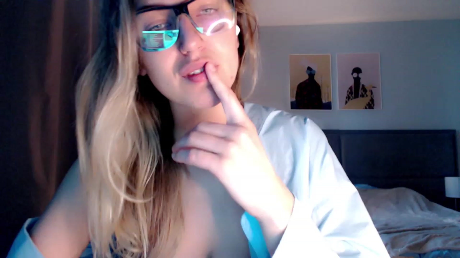 Gallery image thumbnail from VivicaCoke's myfreecams stream on, 05/01/2023, 09:49 image 7 of 20