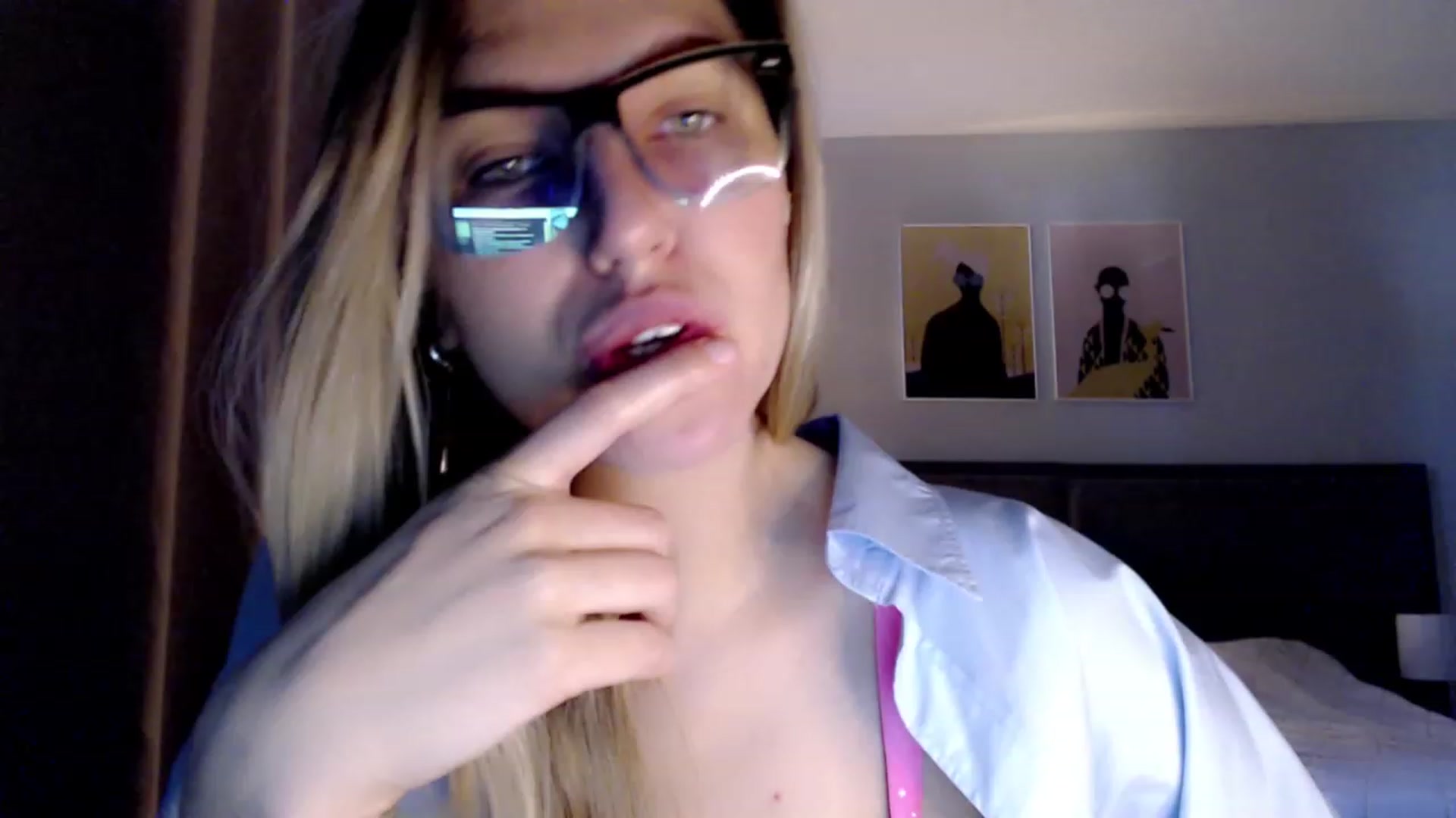 Gallery image thumbnail from VivicaCoke's myfreecams stream on, 05/08/2023, 11:06 image 5 of 20