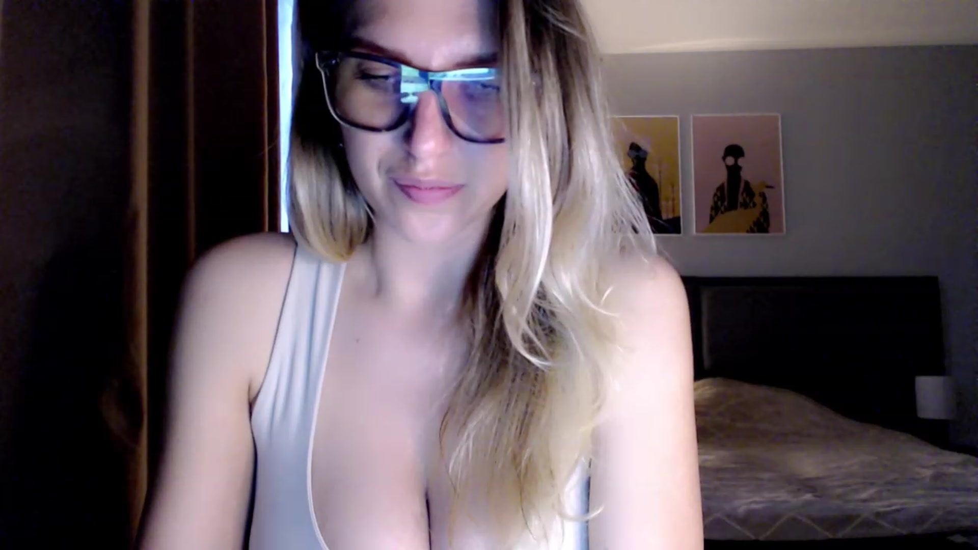 Gallery image thumbnail from VivicaCoke's myfreecams stream on, 05/21/2023, 19:01 image 14 of 20