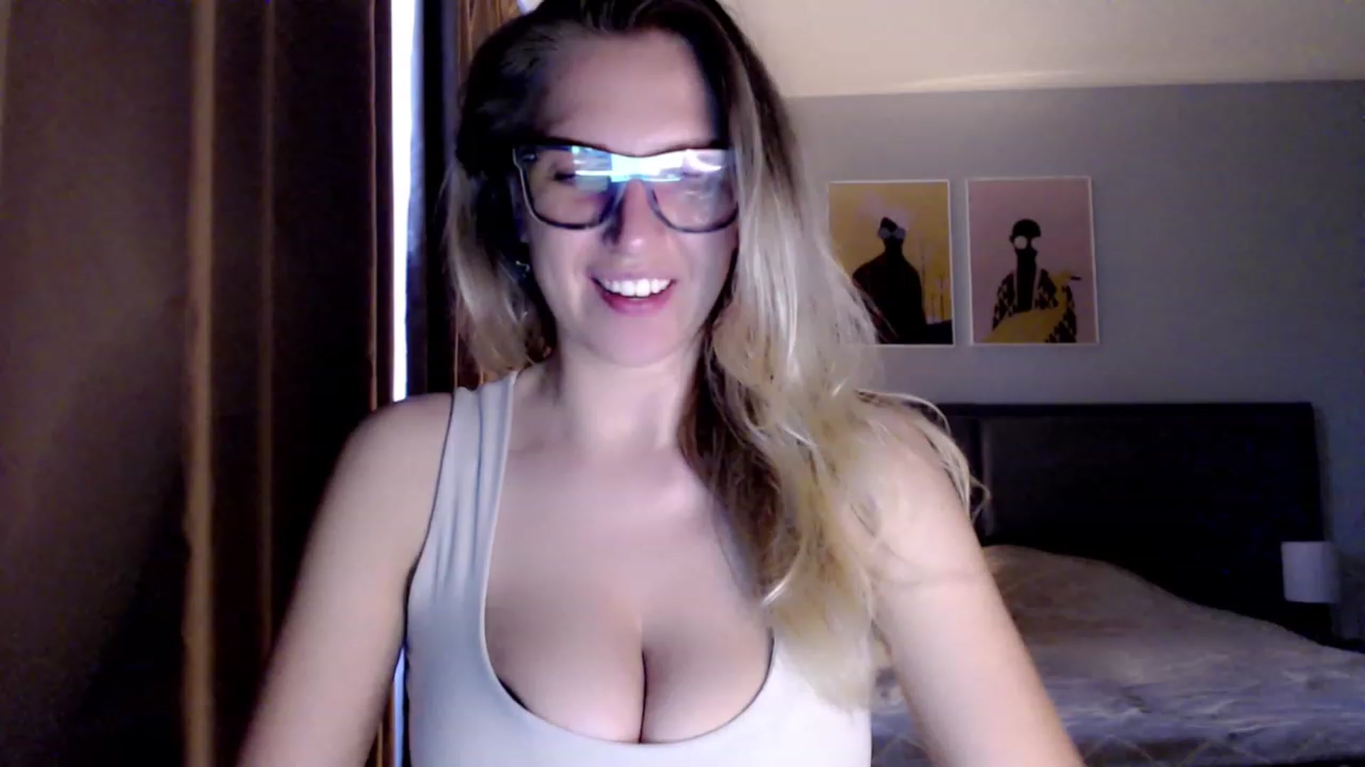 Gallery image thumbnail from VivicaCoke's myfreecams stream on, 05/21/2023, 19:01 image 4 of 20
