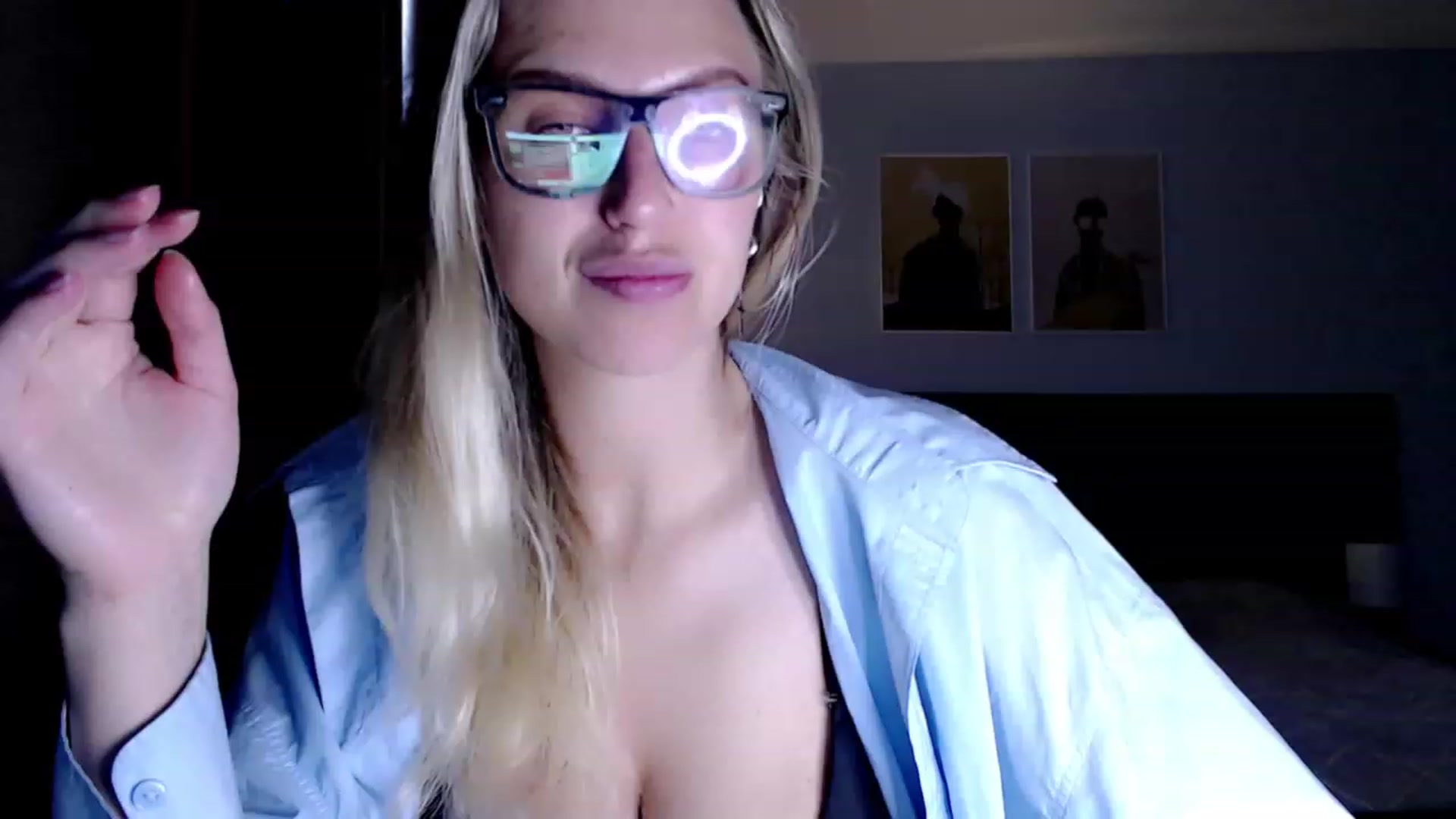 Gallery image thumbnail from VivicaCoke's myfreecams stream on, 06/11/2023, 10:33 image 10 of 20