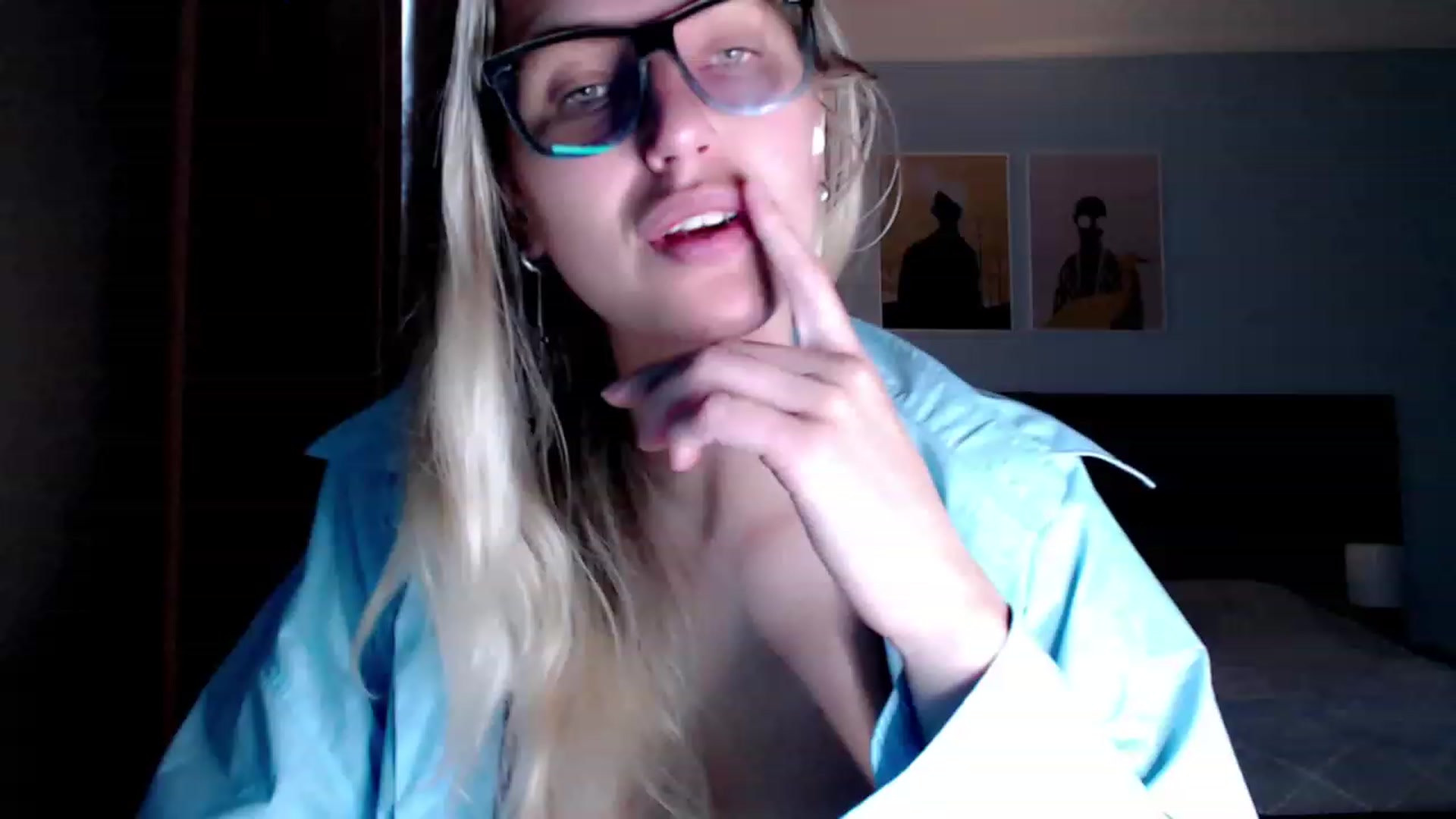 Gallery image thumbnail from VivicaCoke's myfreecams stream on, 06/11/2023, 10:33 image 9 of 20