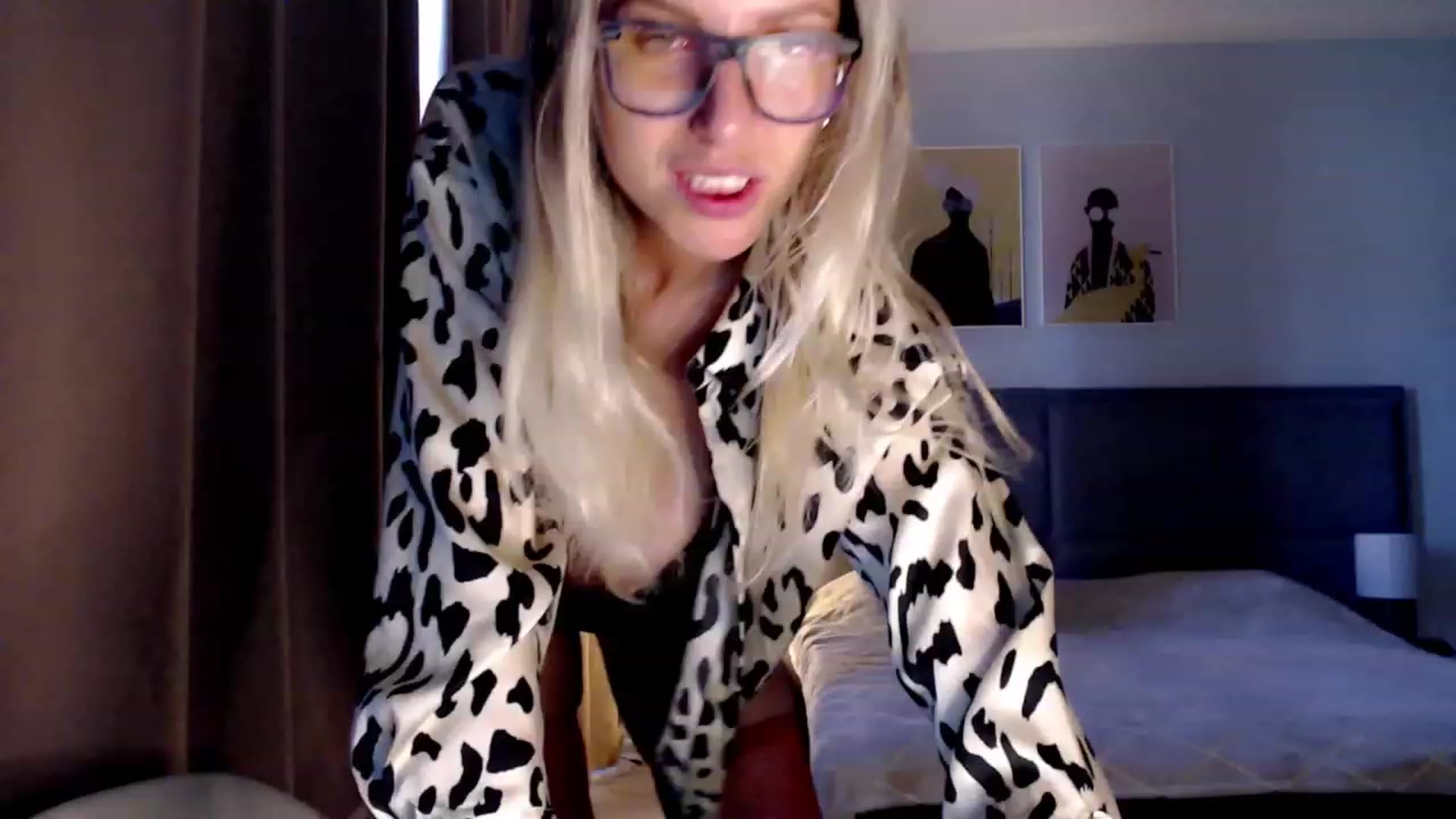 Gallery image thumbnail from VivicaCoke's myfreecams stream on, 06/12/2023, 10:31 image 10 of 20
