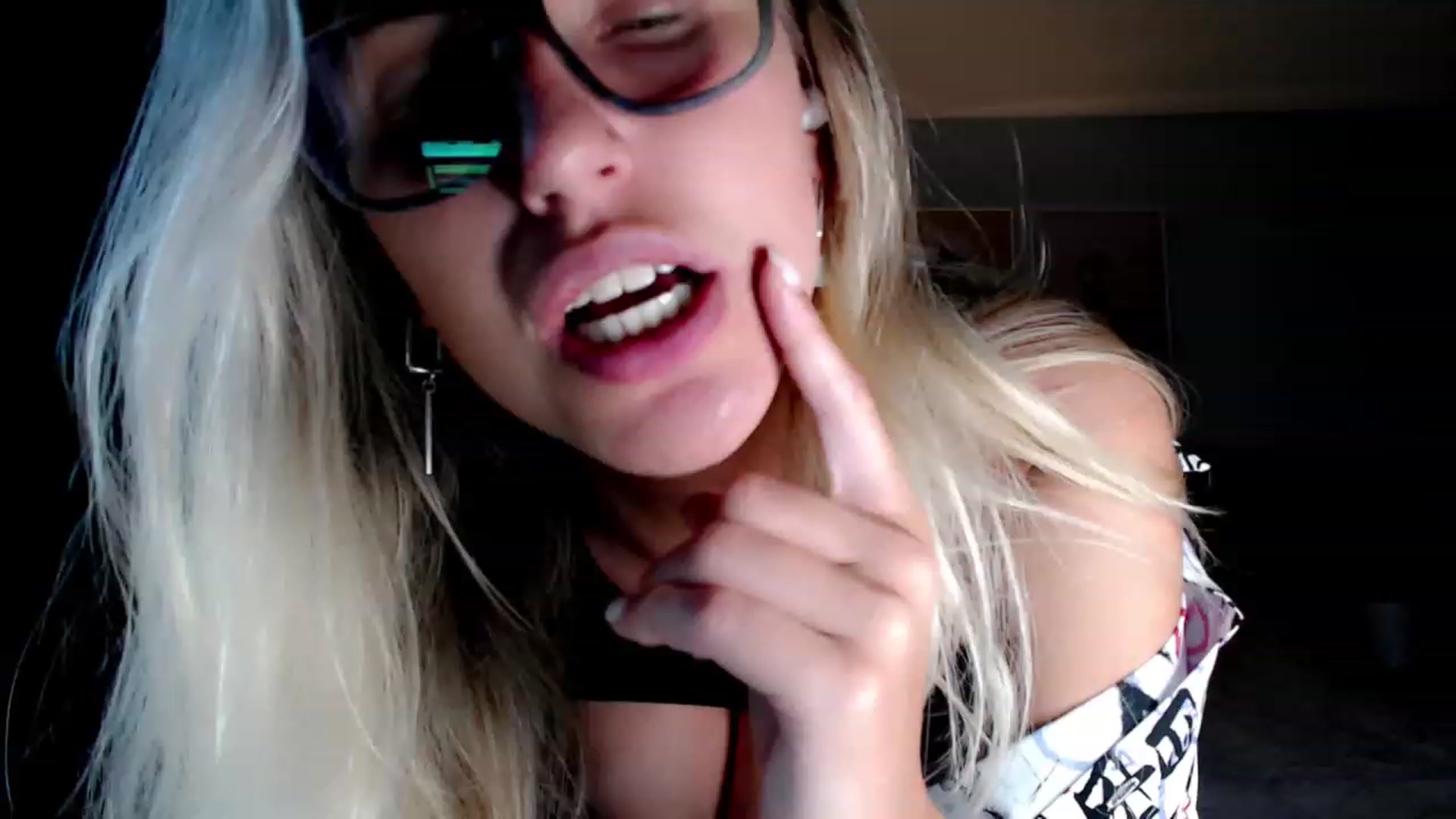 Gallery image thumbnail from VivicaCoke's myfreecams stream on, 07/09/2023, 20:00 image 1 of 20