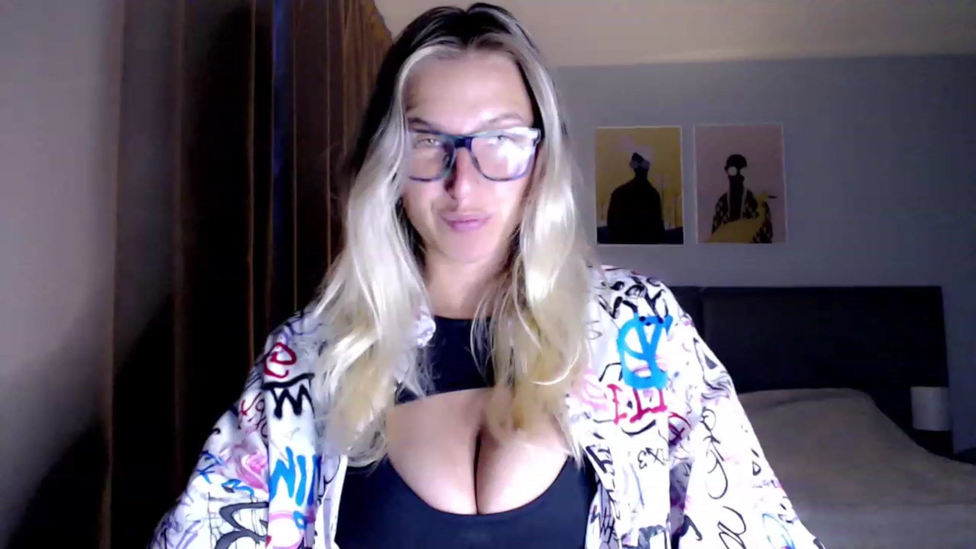 Gallery image thumbnail from VivicaCoke's myfreecams stream on, 07/09/2023, 20:00 image 19 of 20