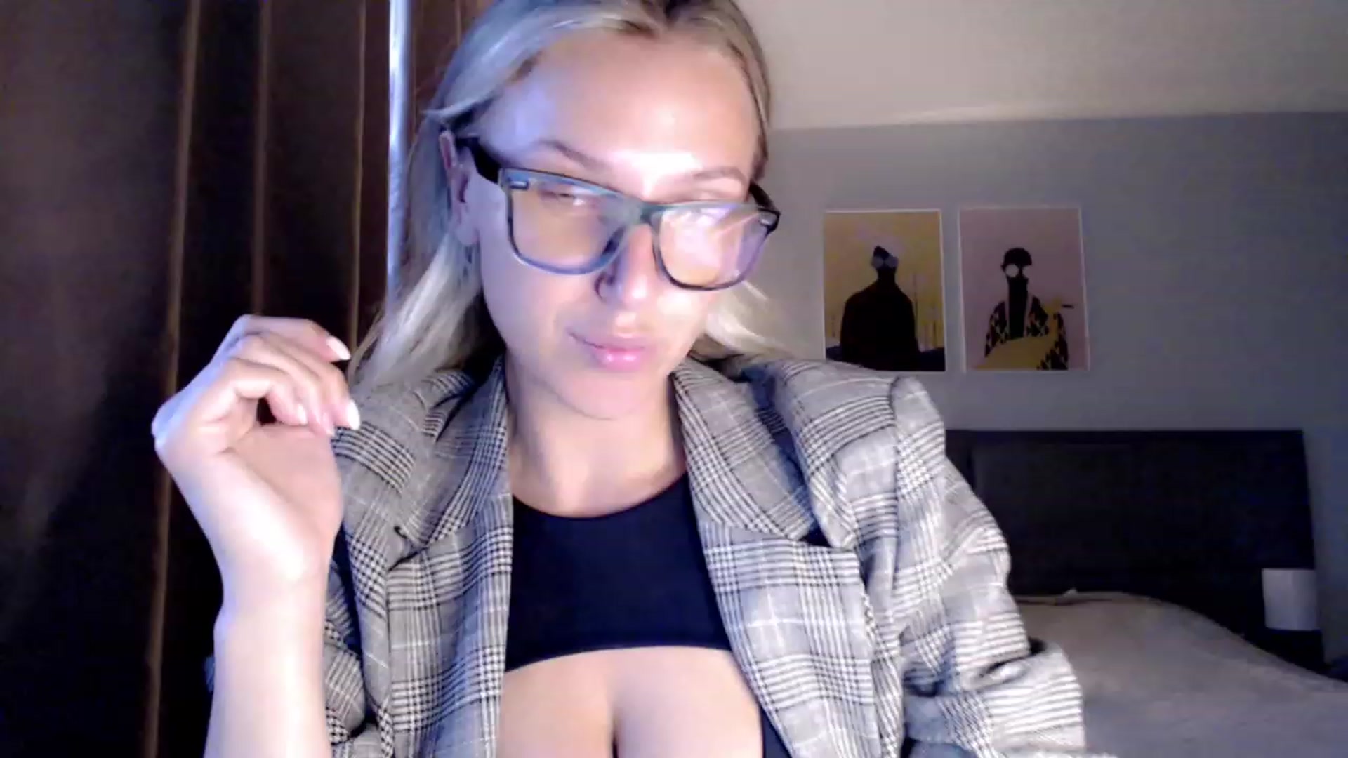Gallery image thumbnail from VivicaCoke's myfreecams stream on, 07/10/2023, 19:11 image 10 of 20