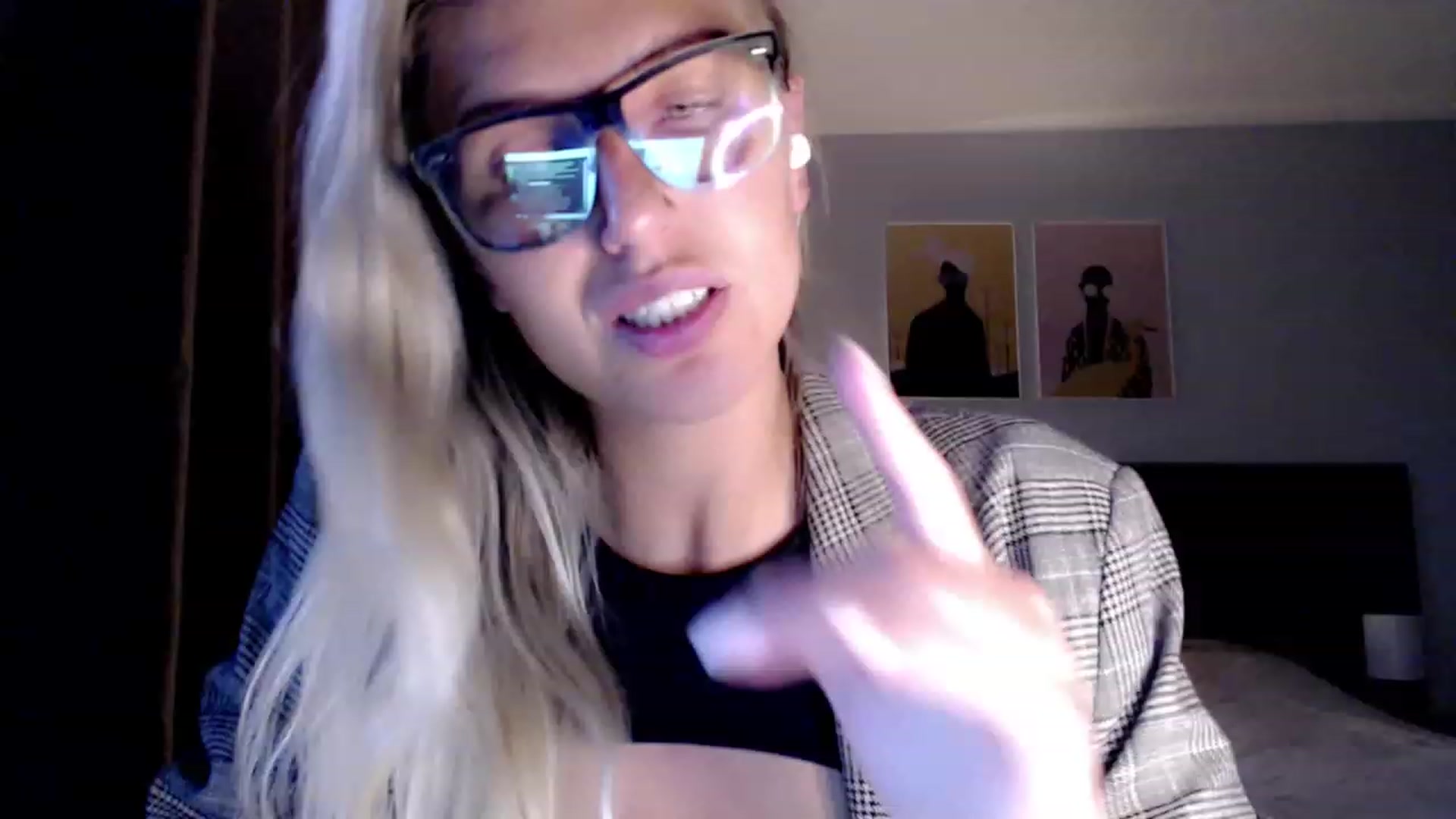 Gallery image thumbnail from VivicaCoke's myfreecams stream on, 07/10/2023, 19:11 image 17 of 20