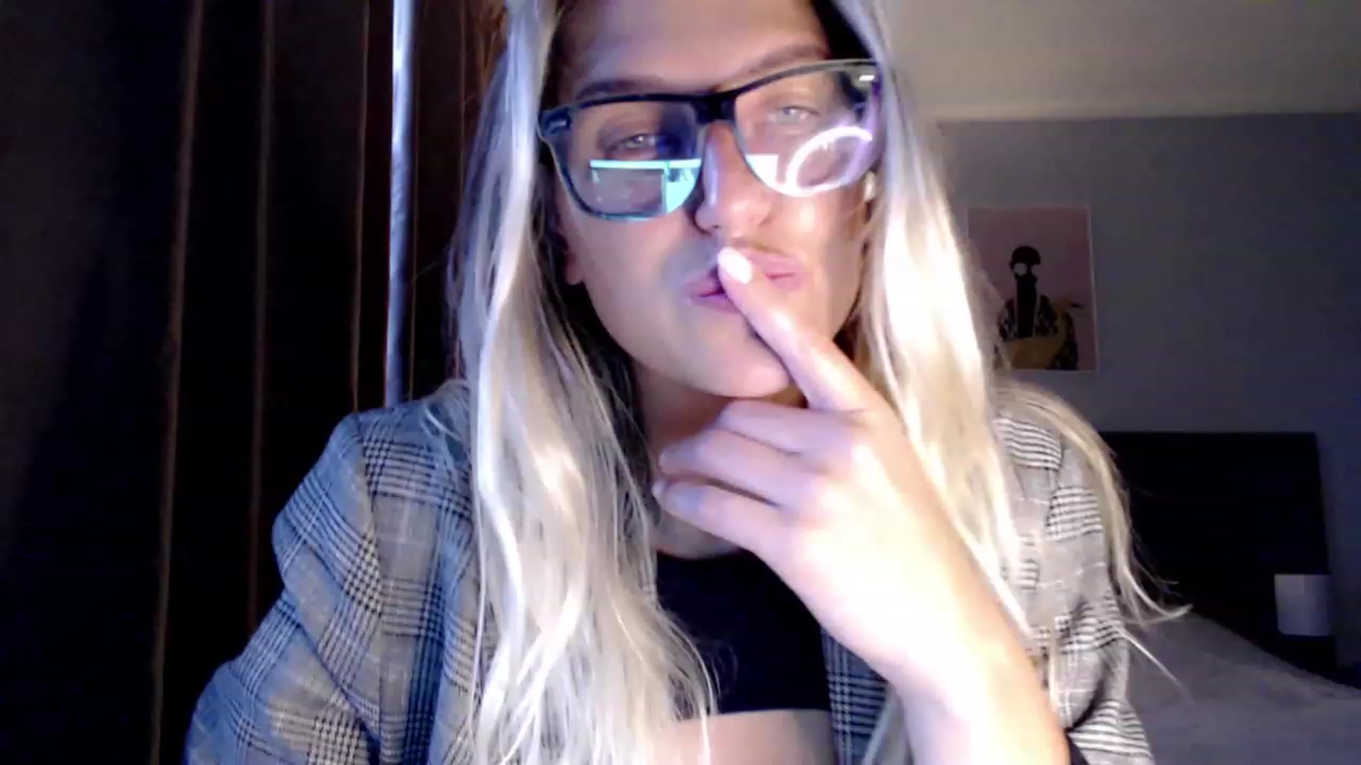 Gallery image thumbnail from VivicaCoke's myfreecams stream on, 07/10/2023, 19:11 image 4 of 20