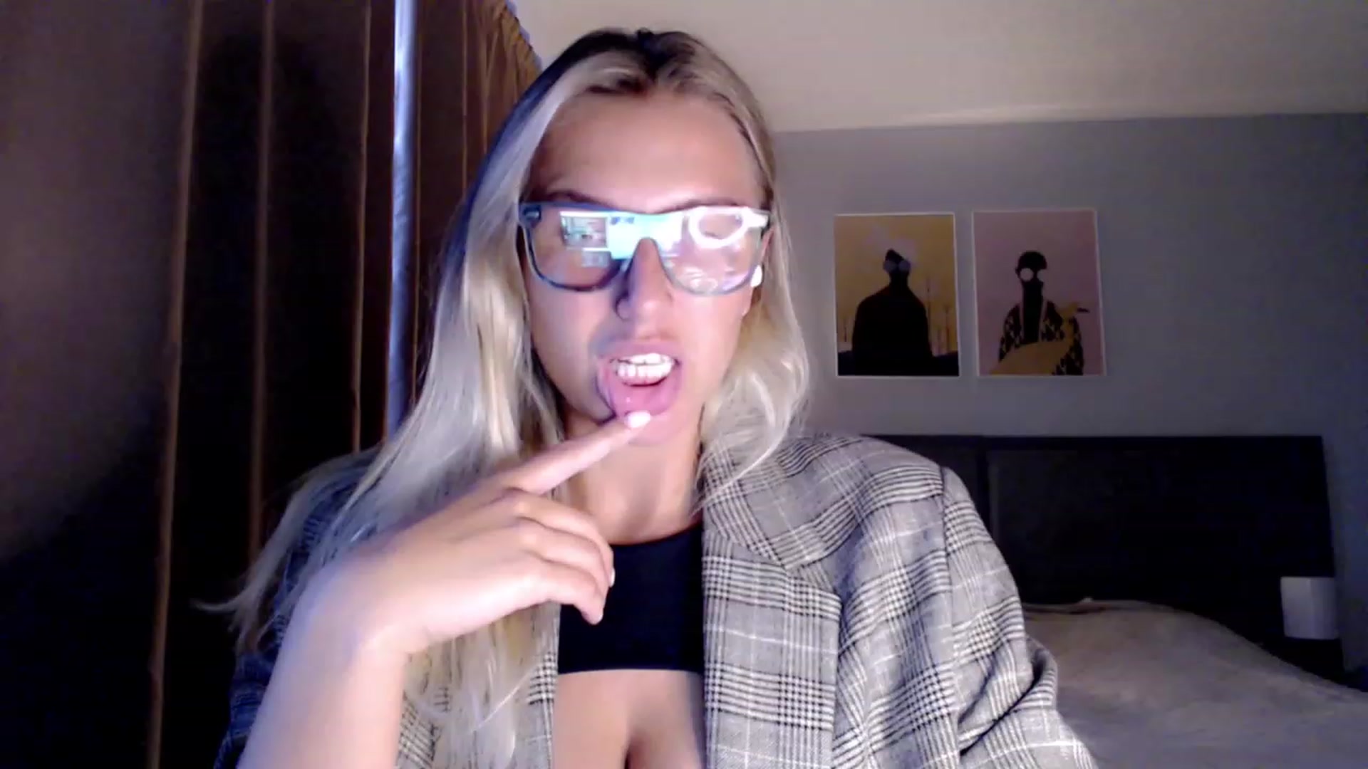 Gallery image thumbnail from VivicaCoke's myfreecams stream on, 07/10/2023, 19:11 image 13 of 20