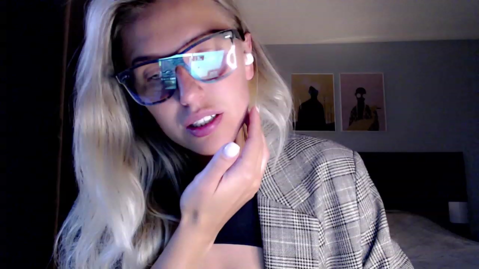 Gallery image thumbnail from VivicaCoke's myfreecams stream on, 07/10/2023, 19:11 image 15 of 20
