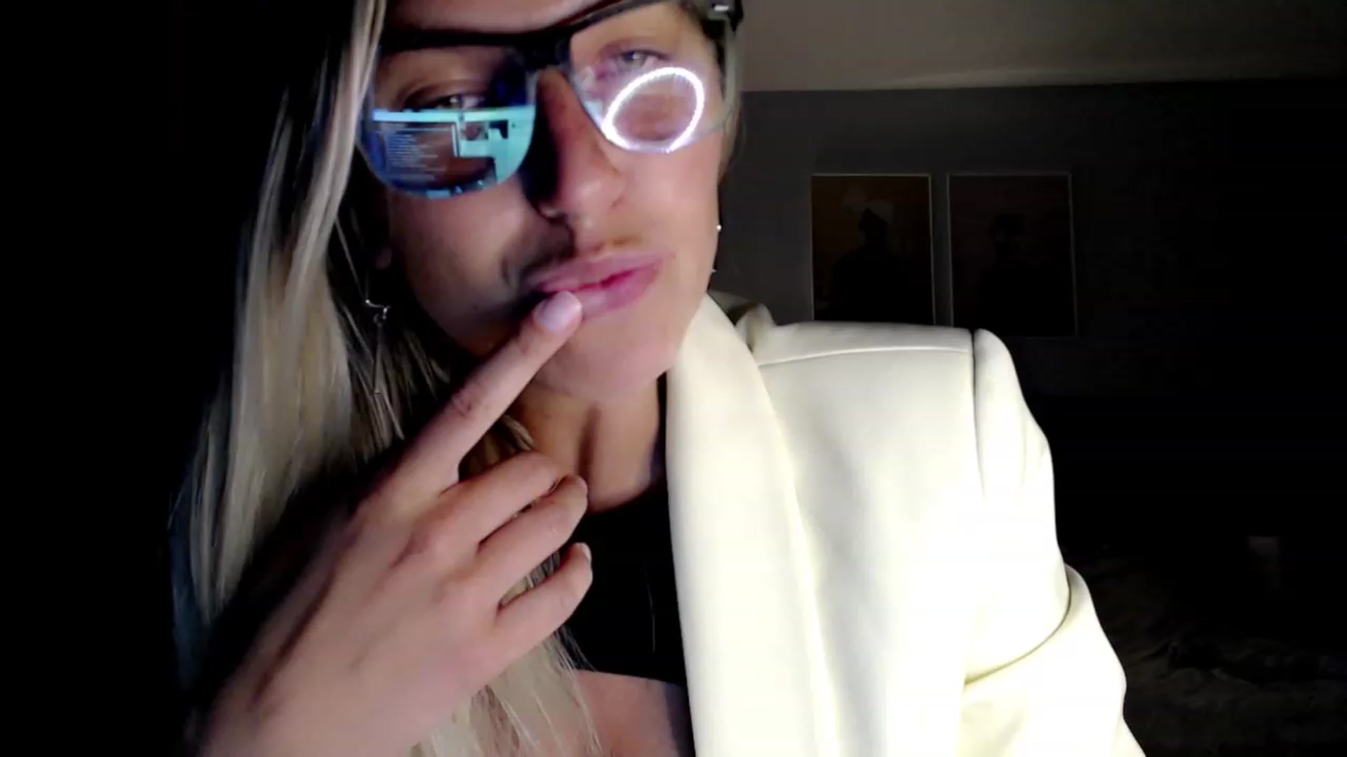Gallery image thumbnail from VivicaCoke's myfreecams stream on, 07/12/2023, 18:29 image 3 of 20