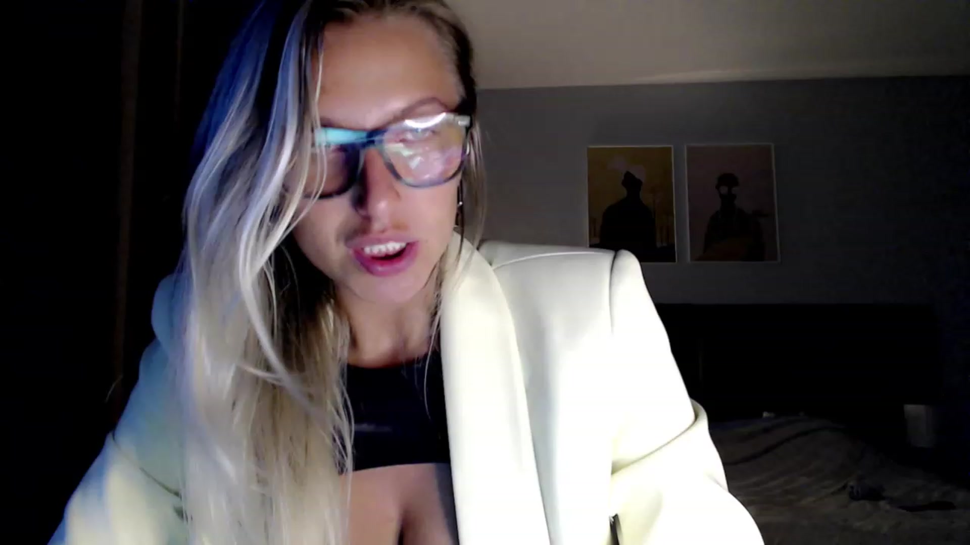 Gallery image thumbnail from VivicaCoke's myfreecams stream on, 07/12/2023, 19:27 image 10 of 20