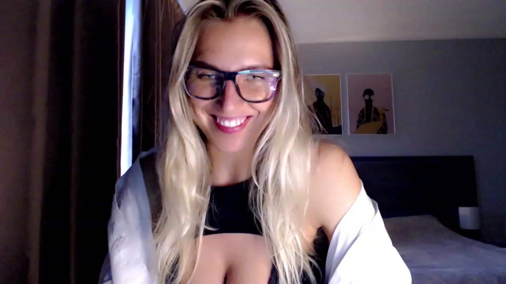 Gallery image thumbnail from VivicaCoke's myfreecams stream on, 07/26/2023, 17:52 image 8 of 20