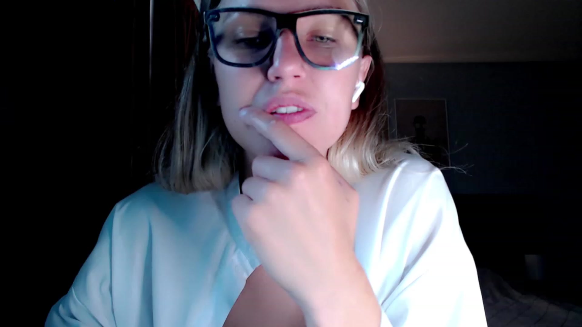 Gallery image thumbnail from VivicaCoke's myfreecams stream on, 07/28/2023, 08:26 image 12 of 20