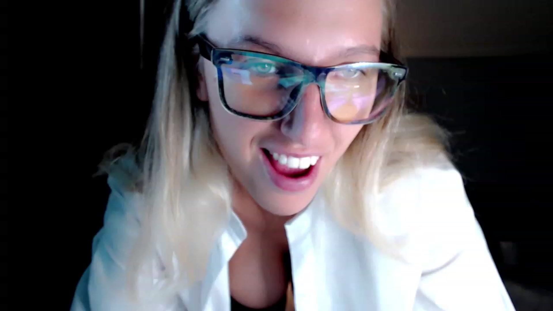 Gallery image thumbnail from VivicaCoke's myfreecams stream on, 07/28/2023, 08:26 image 10 of 20