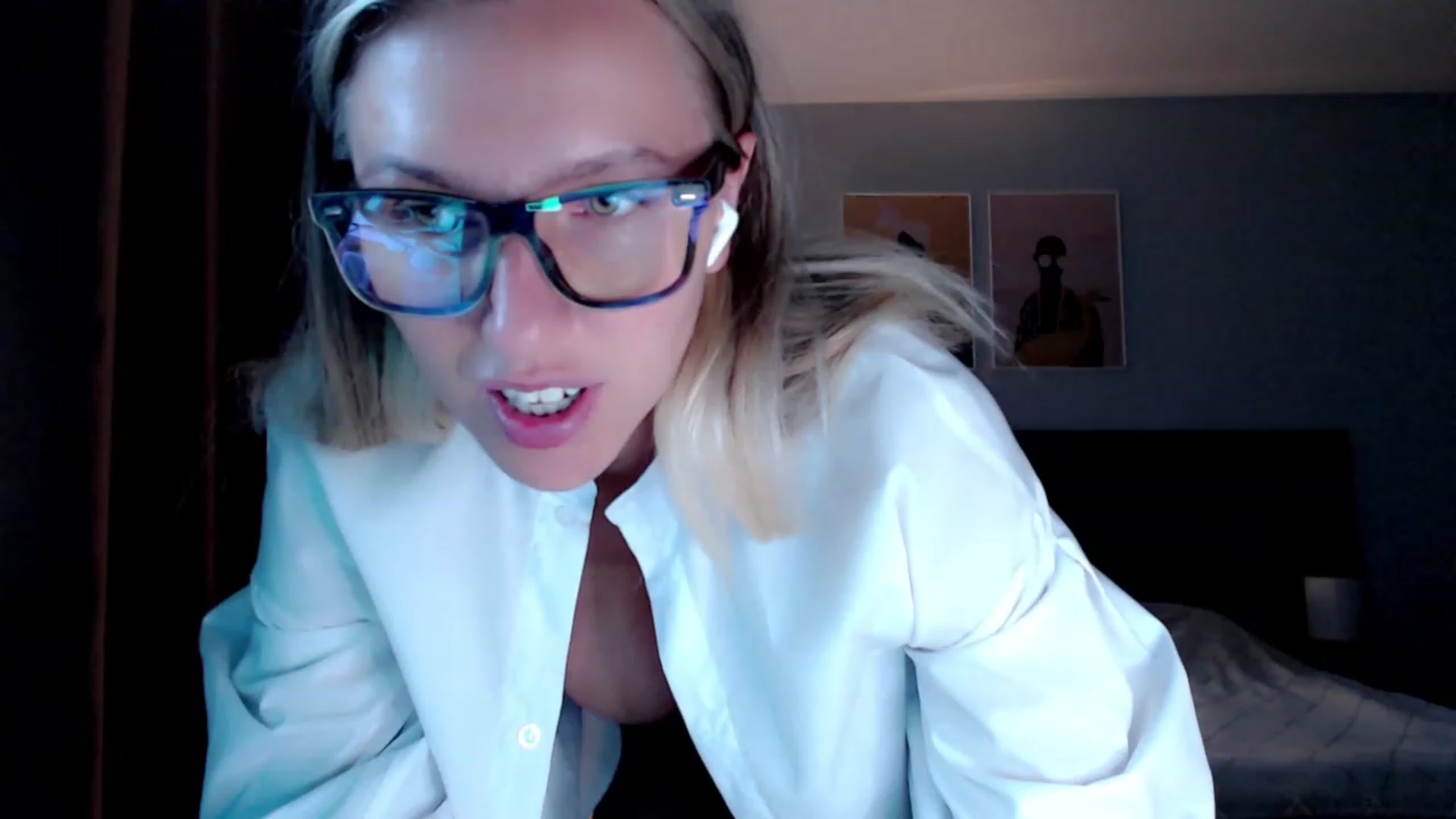 Gallery image thumbnail from VivicaCoke's myfreecams stream on, 07/28/2023, 08:26 image 3 of 20