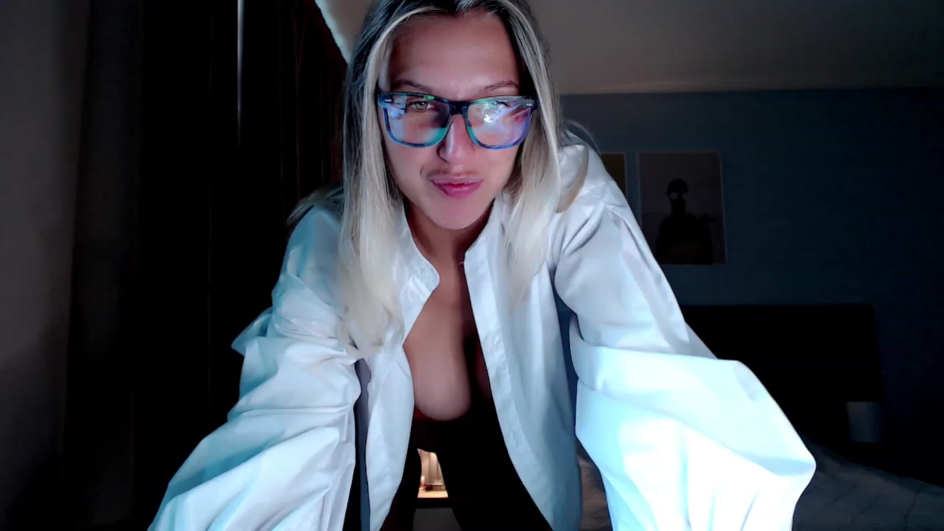 Gallery image thumbnail from VivicaCoke's myfreecams stream on, 07/28/2023, 10:05 image 9 of 20