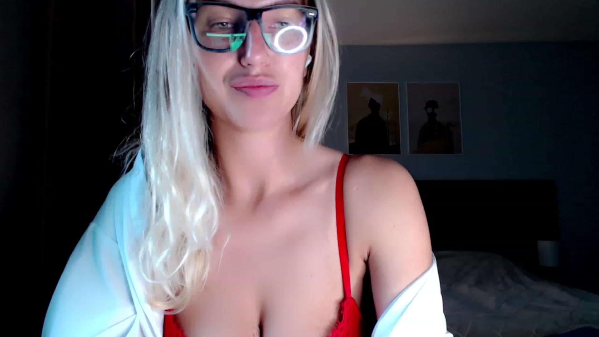 Gallery image thumbnail from VivicaCoke's myfreecams stream on, 07/28/2023, 11:01 image 6 of 20