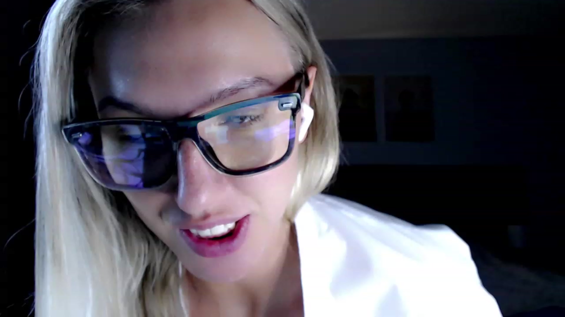 Gallery image thumbnail from VivicaCoke's myfreecams stream on, 07/28/2023, 11:01 image 18 of 20