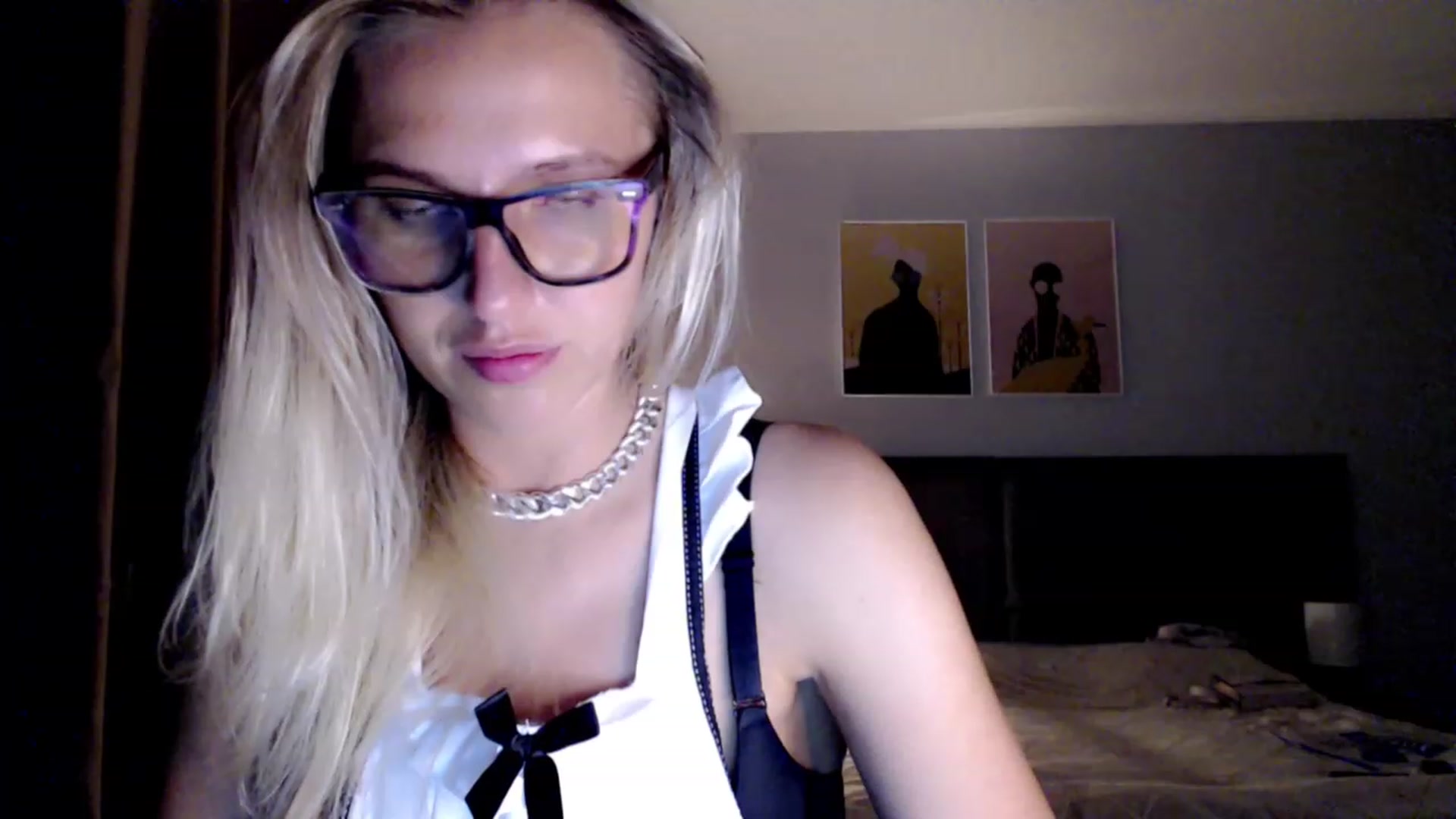 Gallery image thumbnail from VivicaCoke's myfreecams stream on, 07/30/2023, 19:43 image 17 of 20