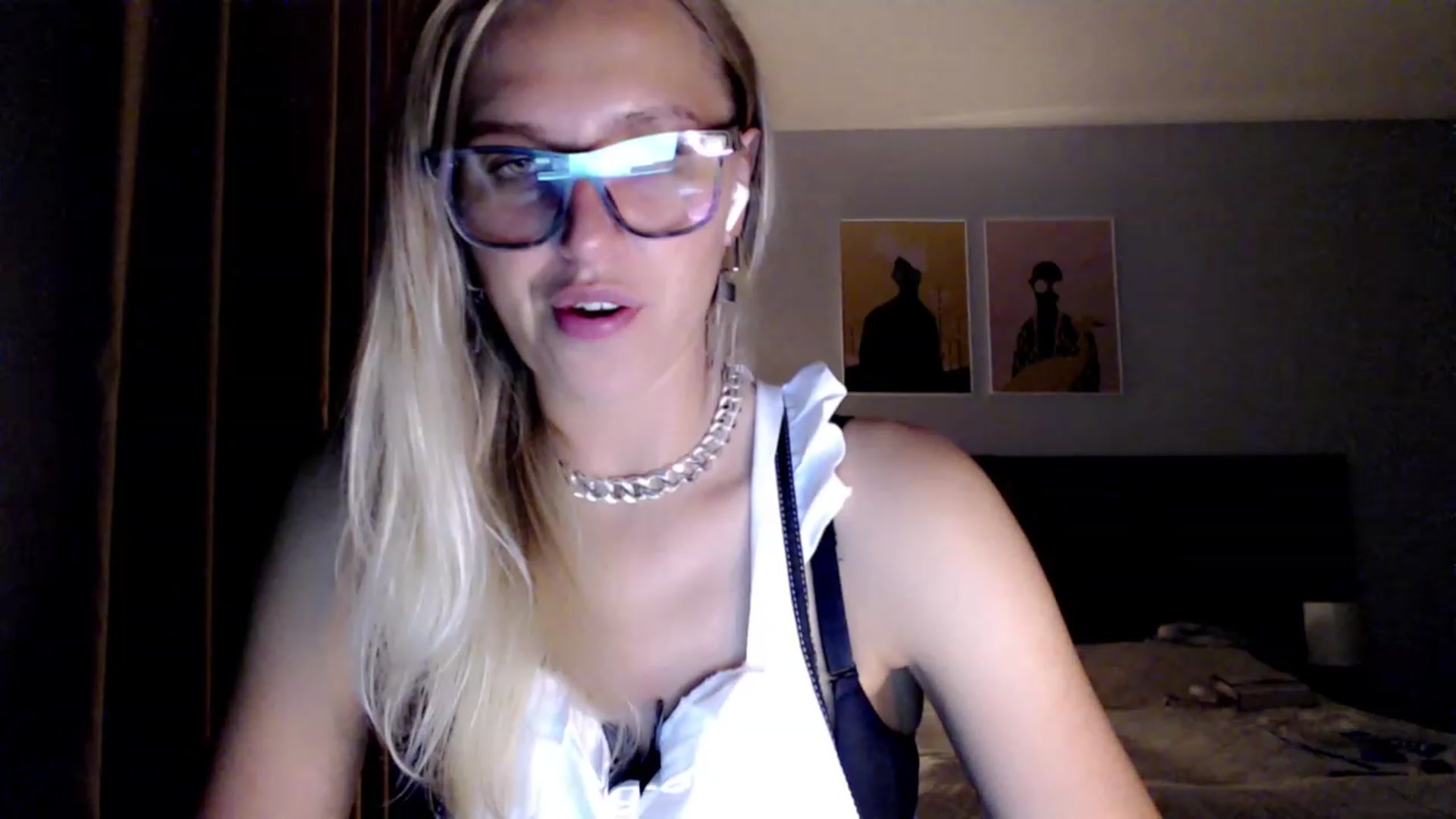 Gallery image thumbnail from VivicaCoke's myfreecams stream on, 07/30/2023, 19:43 image 14 of 20