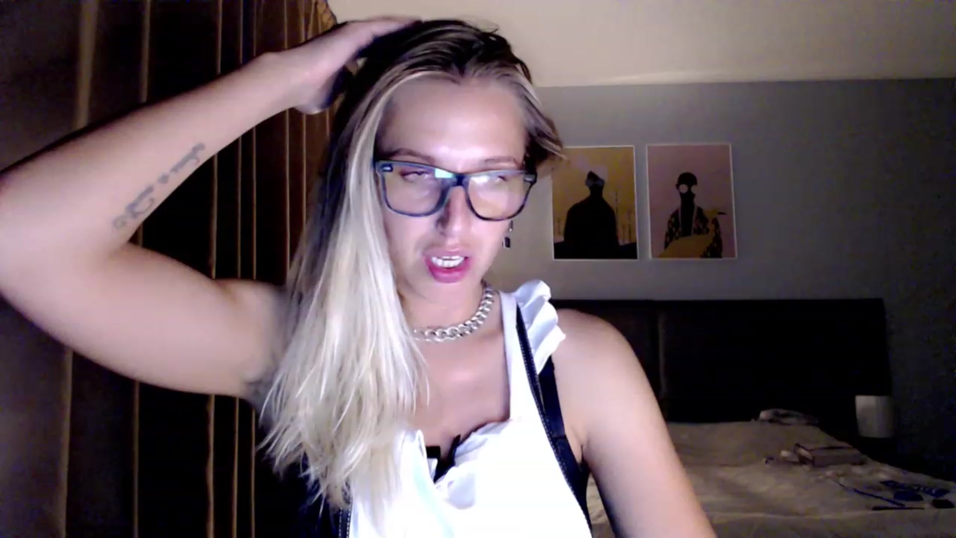 Gallery image thumbnail from VivicaCoke's myfreecams stream on, 07/30/2023, 19:43 image 16 of 20