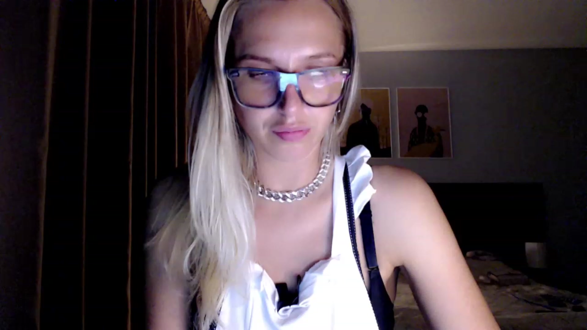 Gallery image thumbnail from VivicaCoke's myfreecams stream on, 07/30/2023, 19:43 image 15 of 20