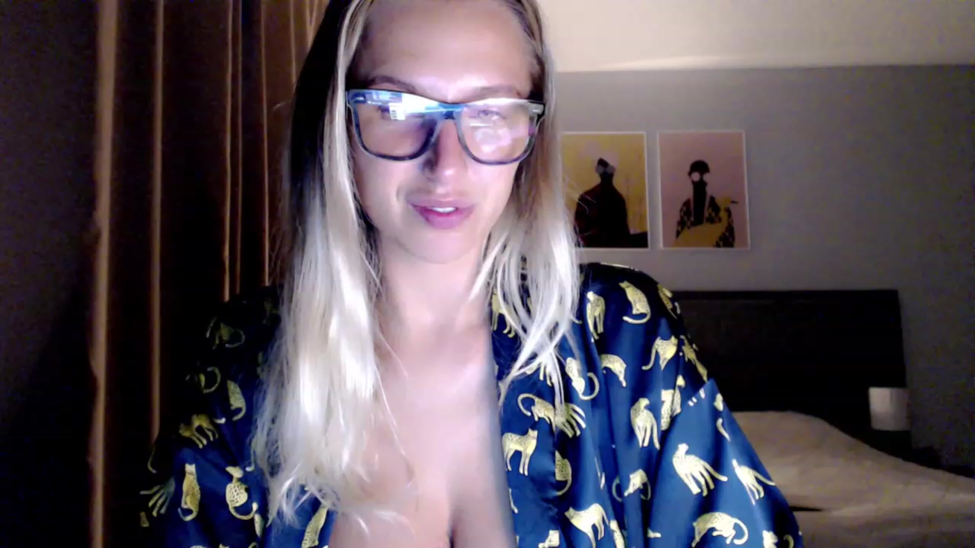 Gallery image thumbnail from VivicaCoke's myfreecams stream on, 07/31/2023, 19:24 image 17 of 20