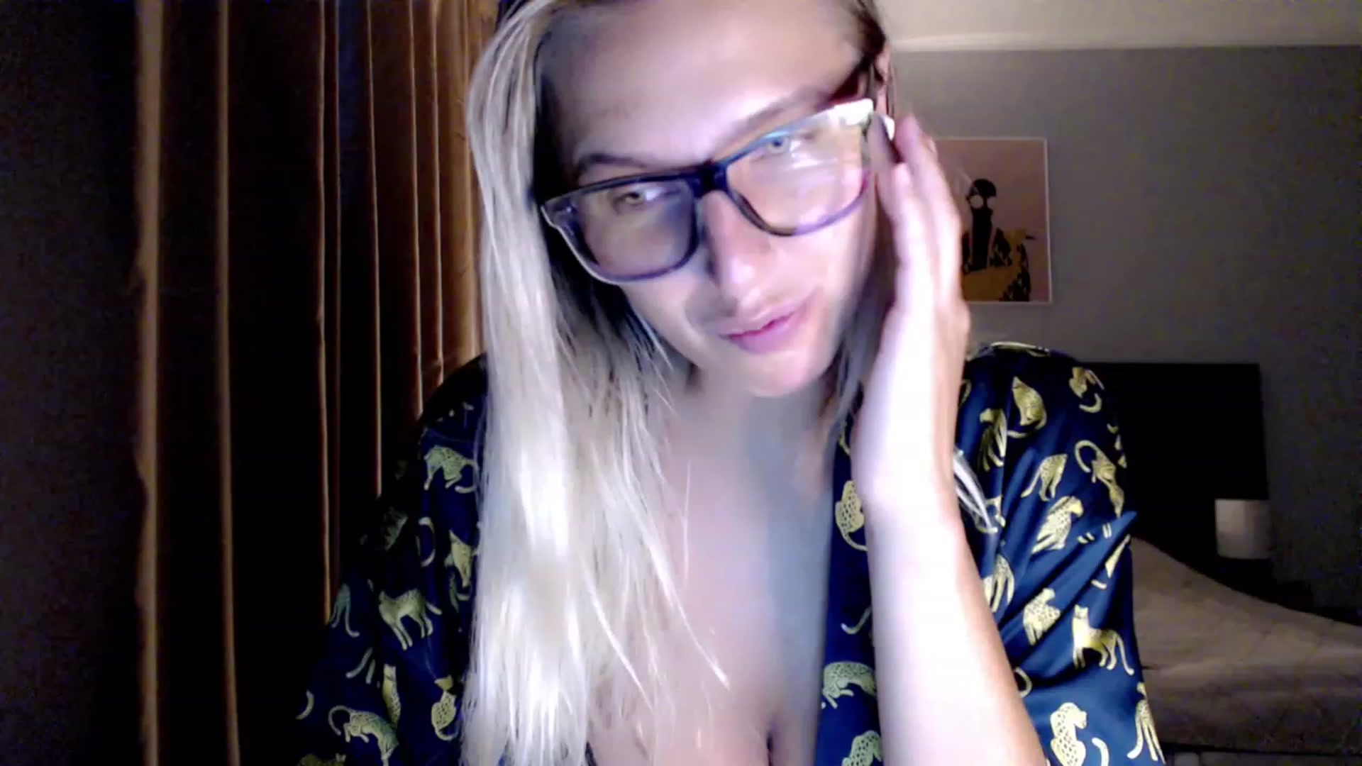 Gallery image thumbnail from VivicaCoke's myfreecams stream on, 07/31/2023, 19:24 image 4 of 20