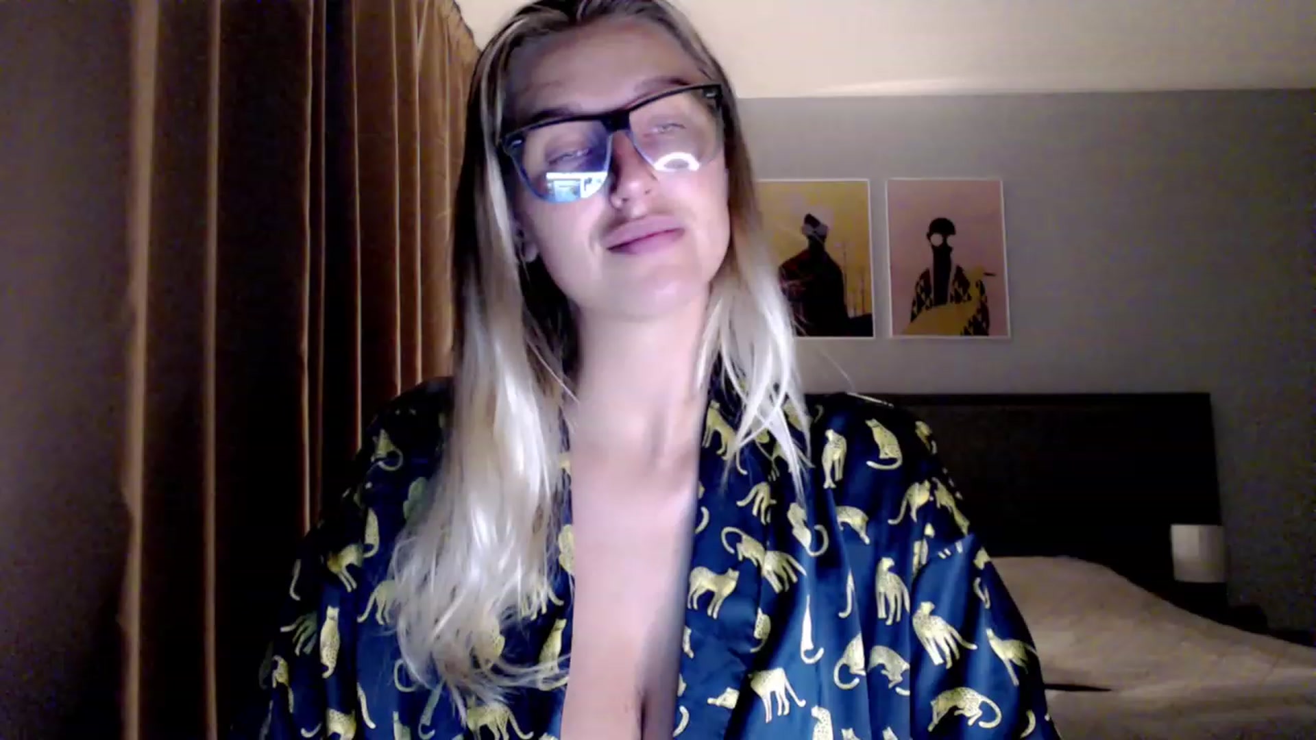 Gallery image thumbnail from VivicaCoke's myfreecams stream on, 07/31/2023, 19:24 image 16 of 20