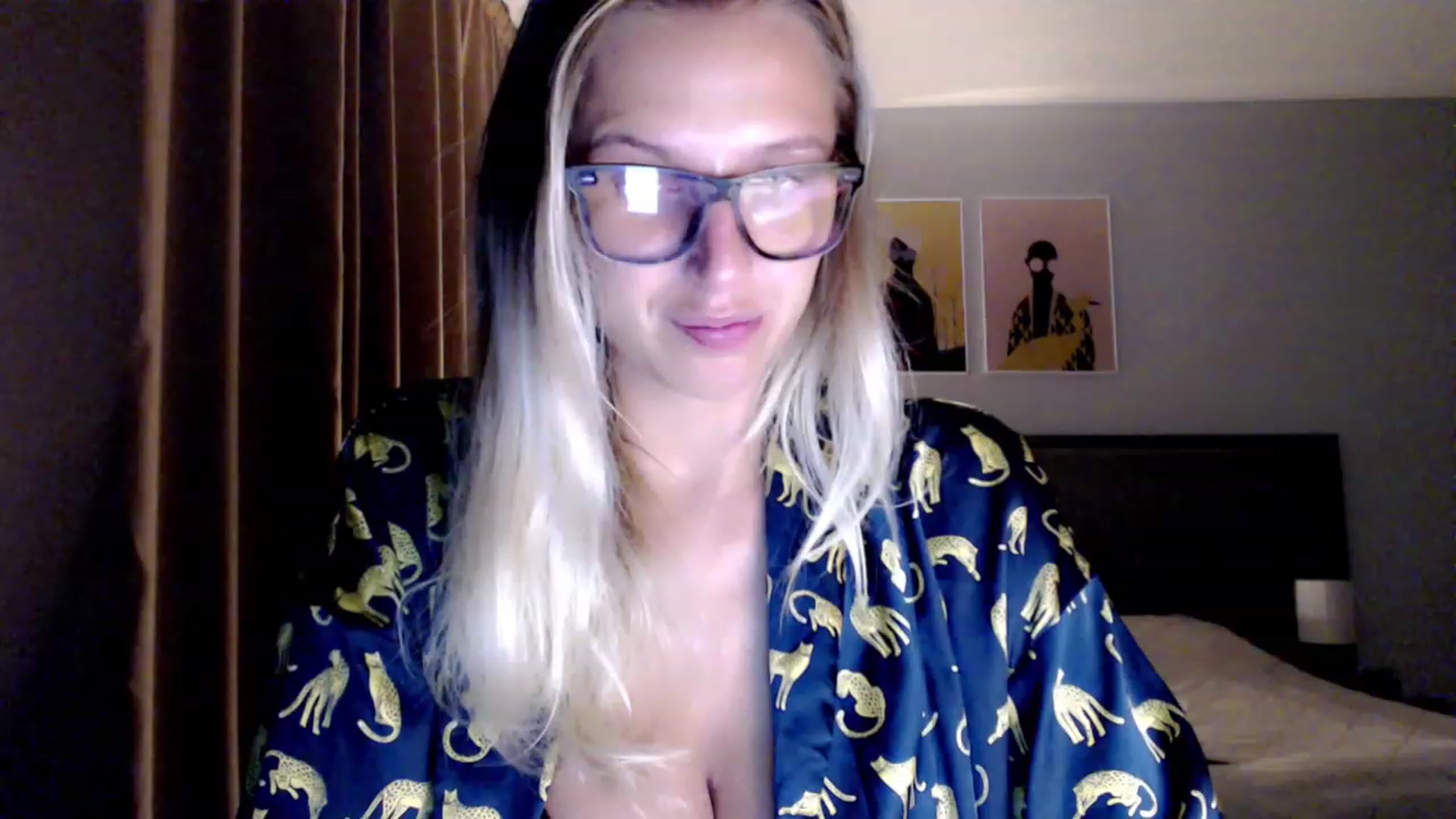 Gallery image thumbnail from VivicaCoke's myfreecams stream on, 07/31/2023, 19:24 image 19 of 20