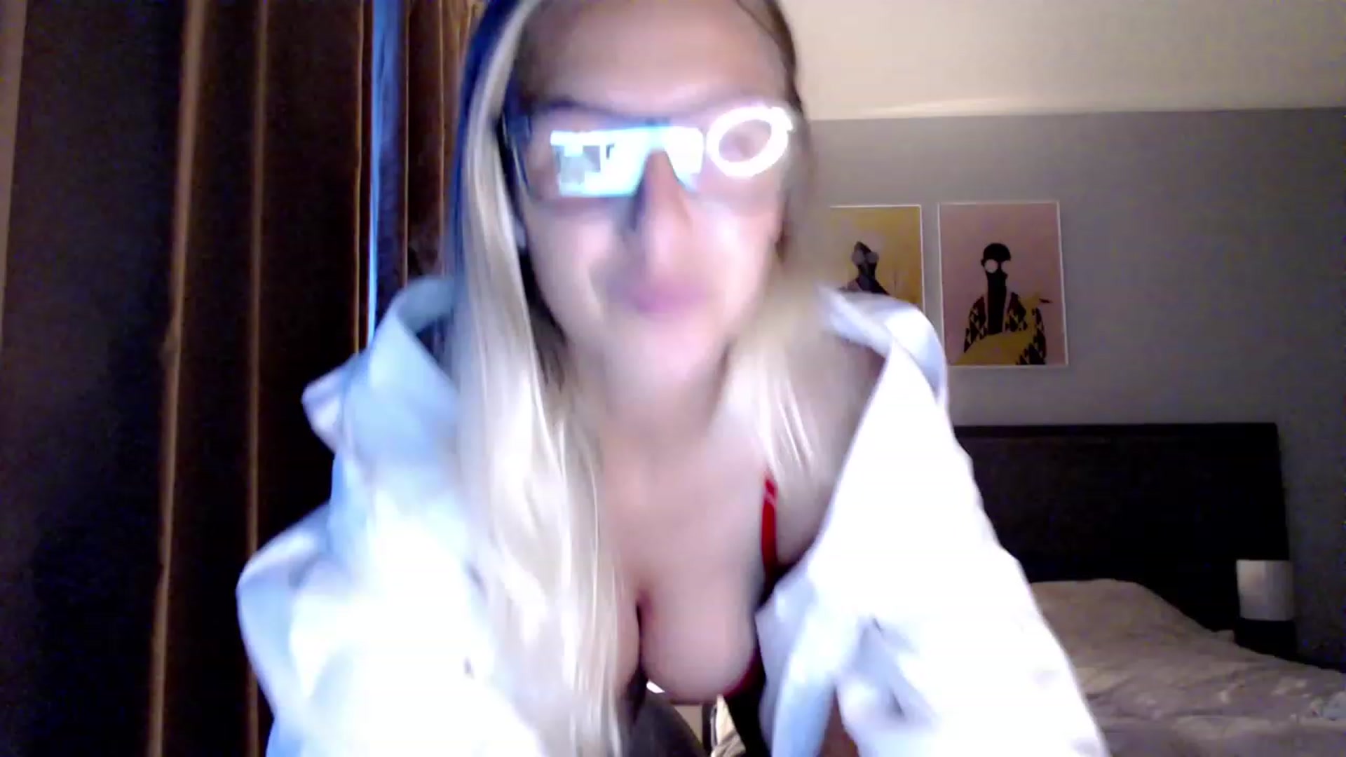 Gallery image thumbnail from VivicaCoke's myfreecams stream on, 08/03/2023, 19:46 image 2 of 20