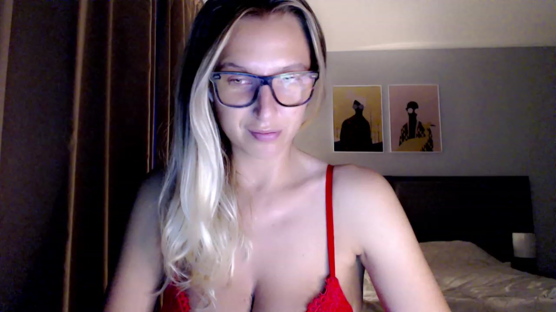 Gallery image thumbnail from VivicaCoke's myfreecams stream on, 08/03/2023, 19:46 image 12 of 20