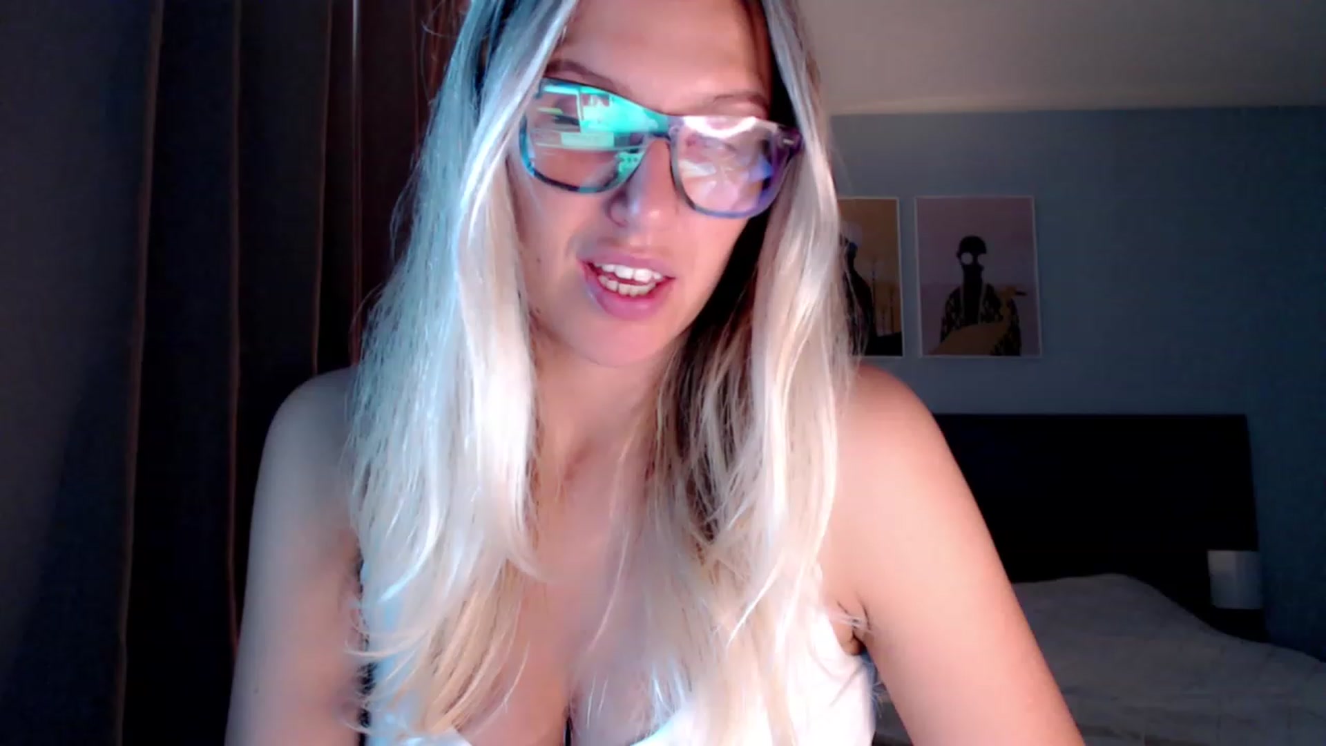Gallery image thumbnail from VivicaCoke's myfreecams stream on, 08/05/2023, 09:56 image 16 of 20